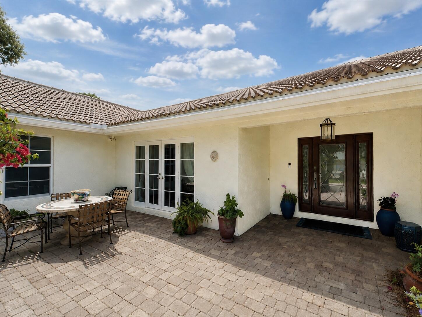2908 Banyan Blvd Circle Nw Property Photo 6