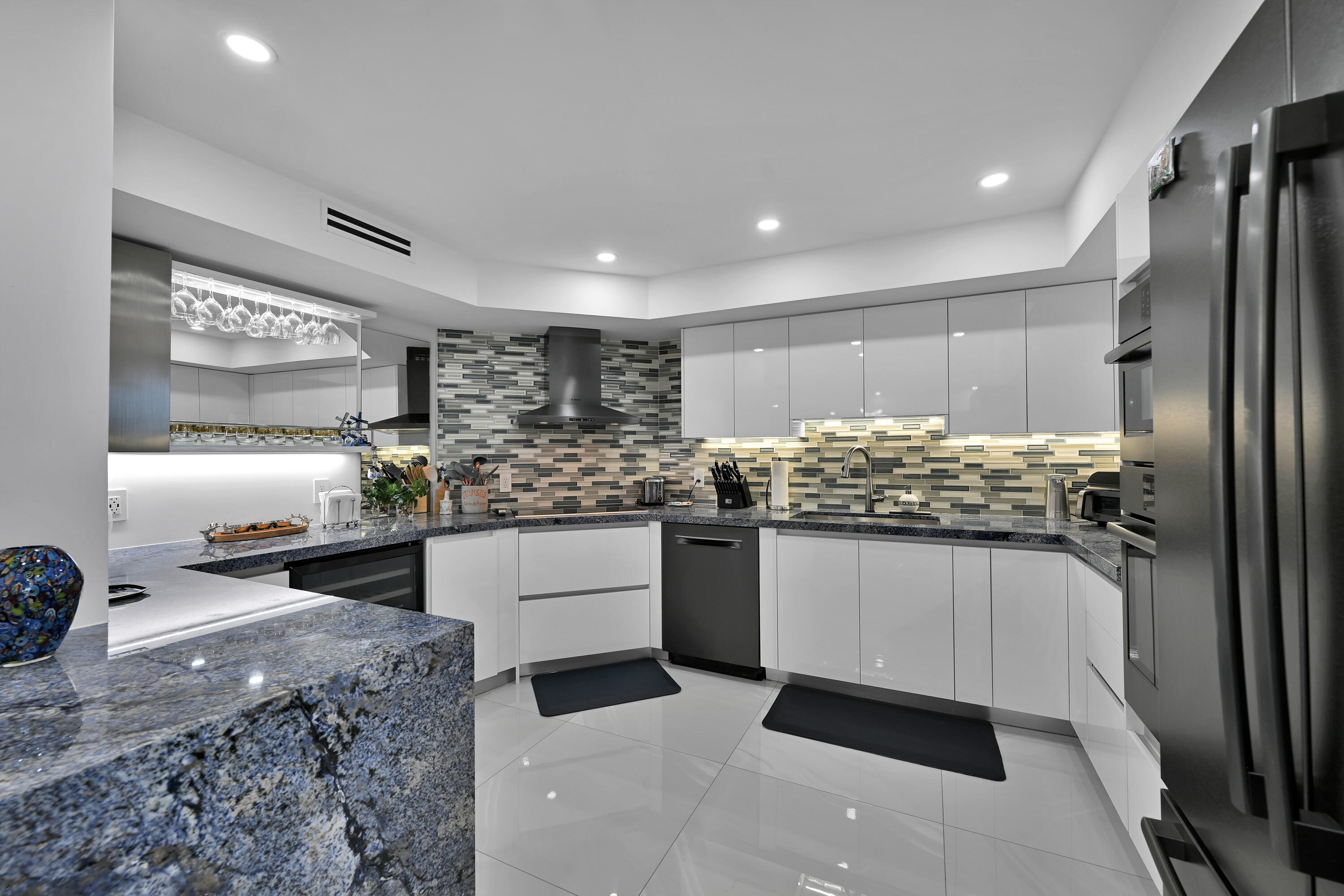 2860 S Ocean Boulevard 516 Property Photo 4