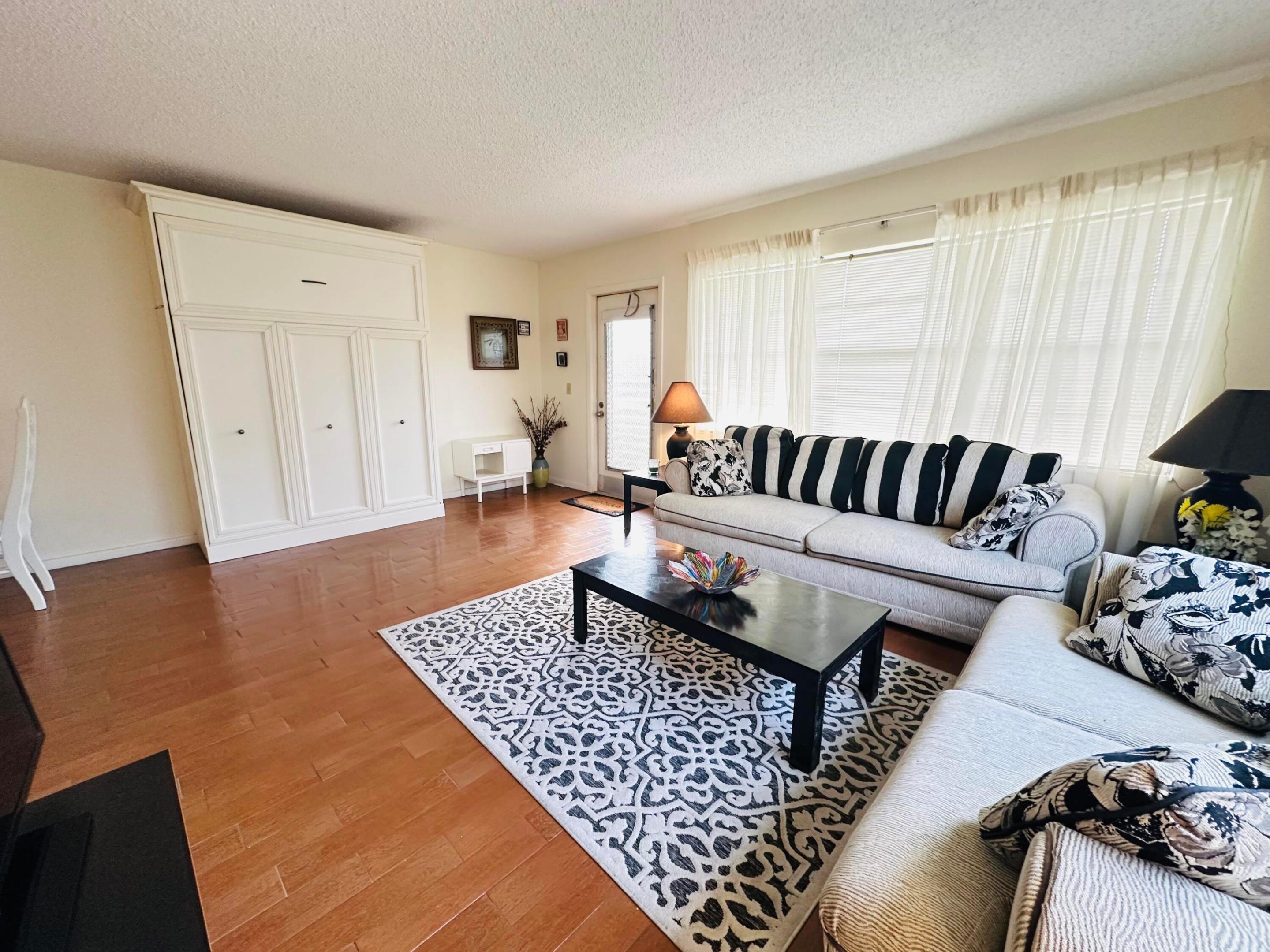 8 Grantham D Property Photo 4