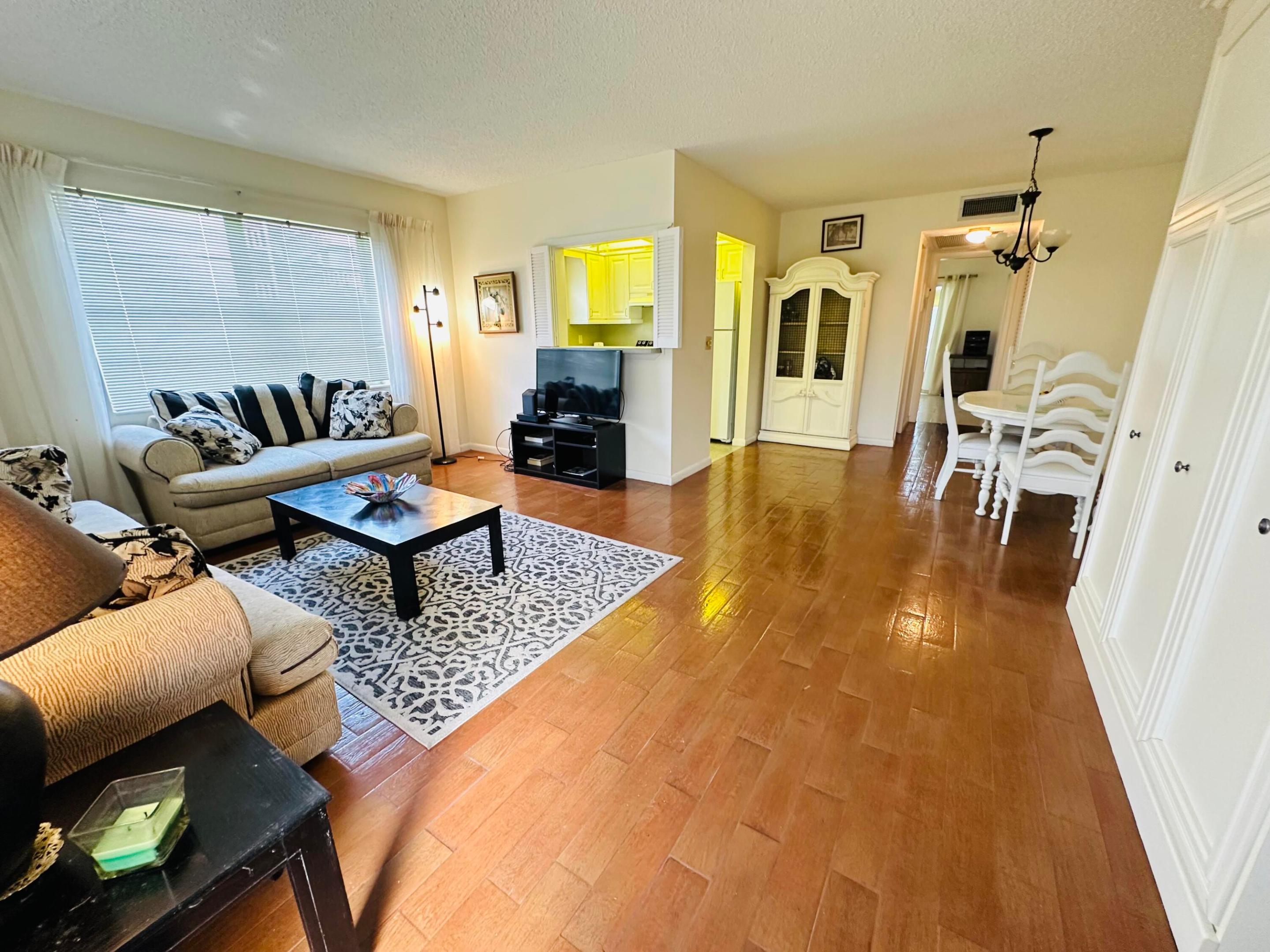 8 Grantham D Property Photo 5