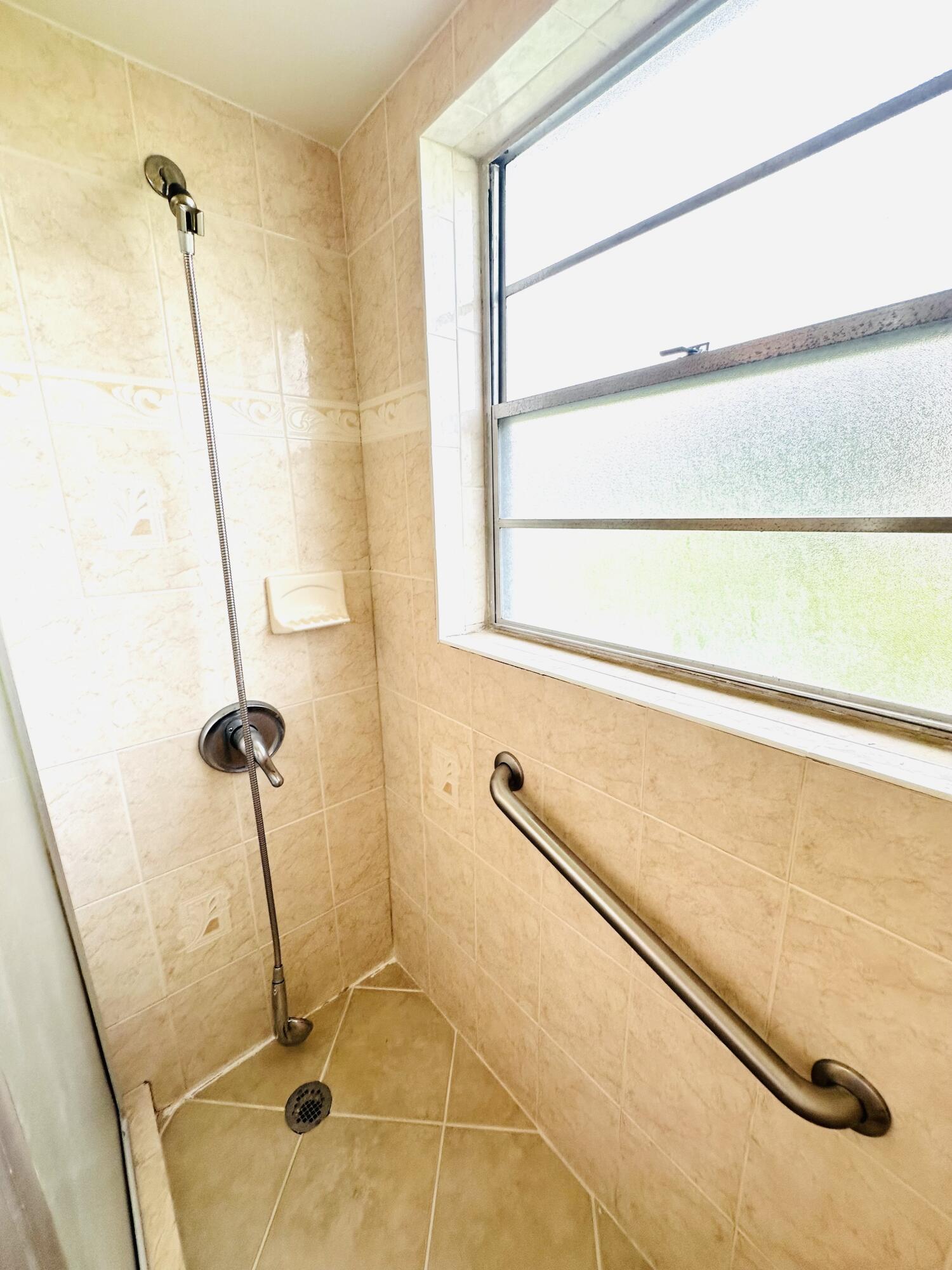 8 Grantham D Property Photo 19