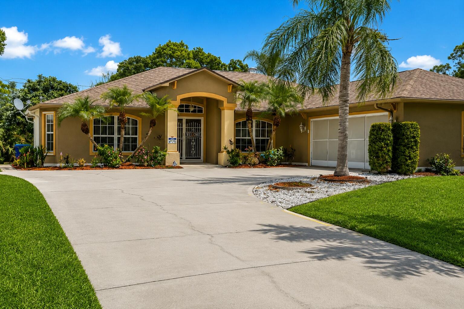 173 Easy Street Property Photo 1