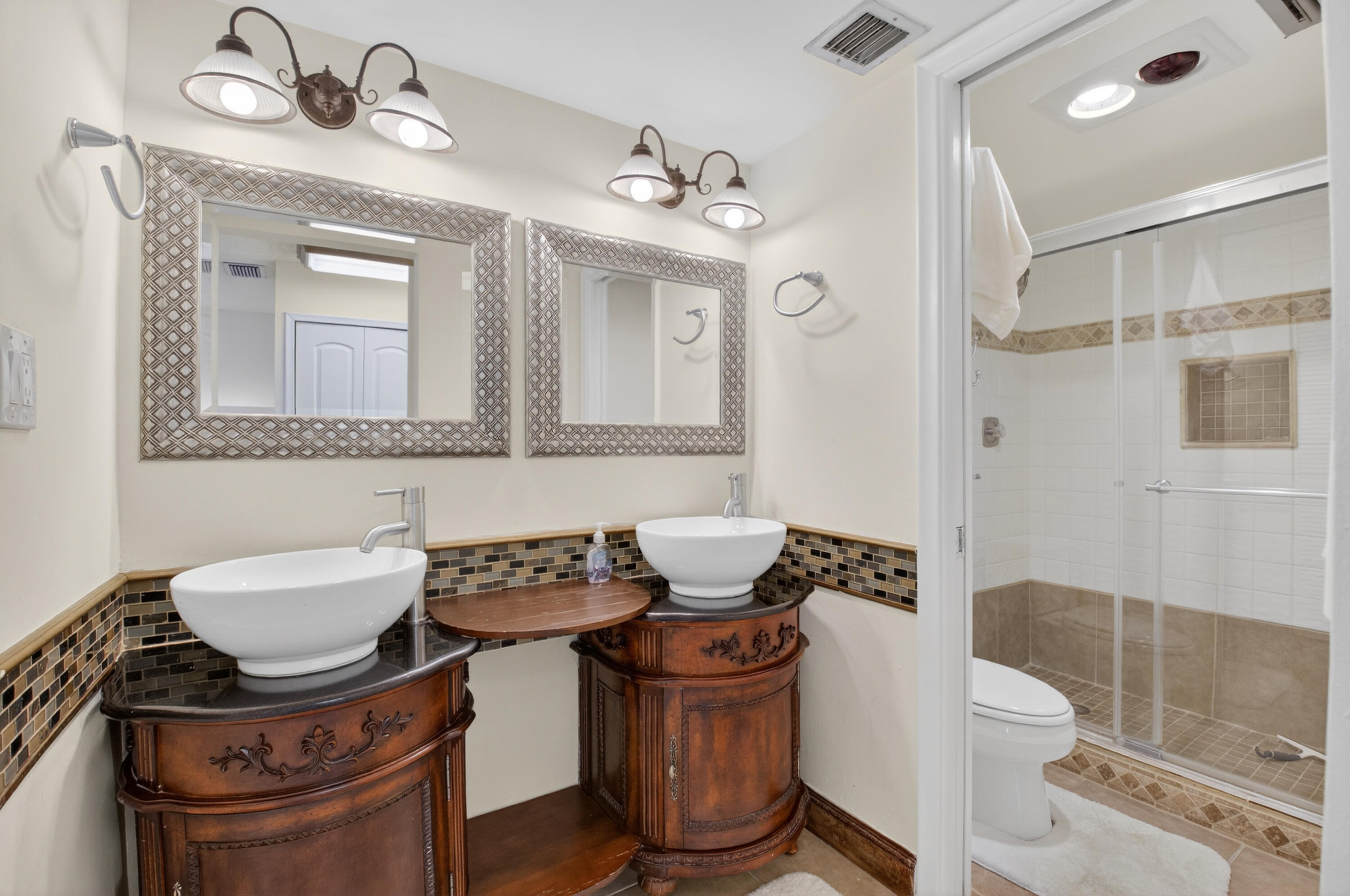 3604 Bridgewood Drive Property Photo 4