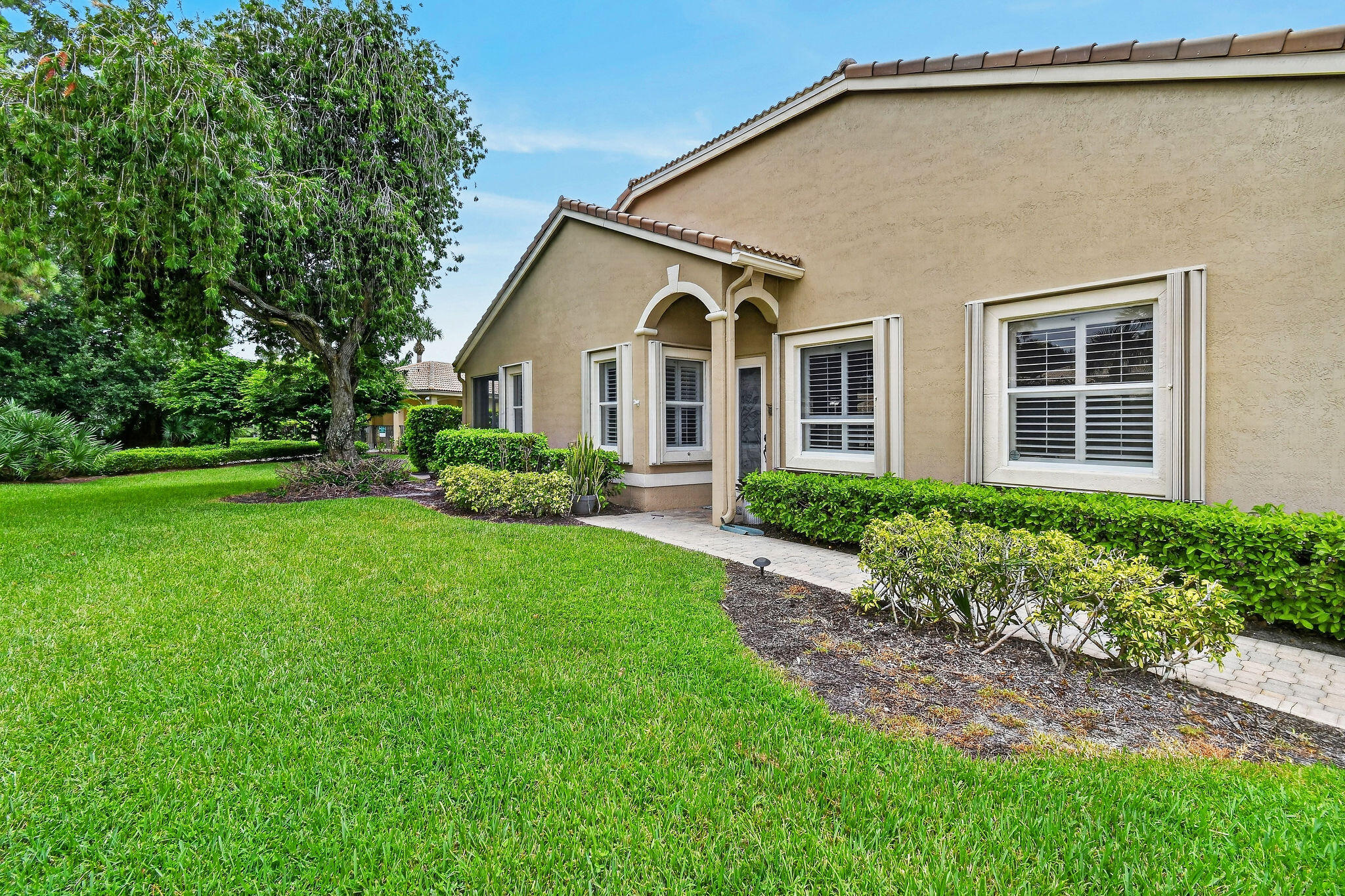 7007 Torrey Pines Circle Property Photo 4