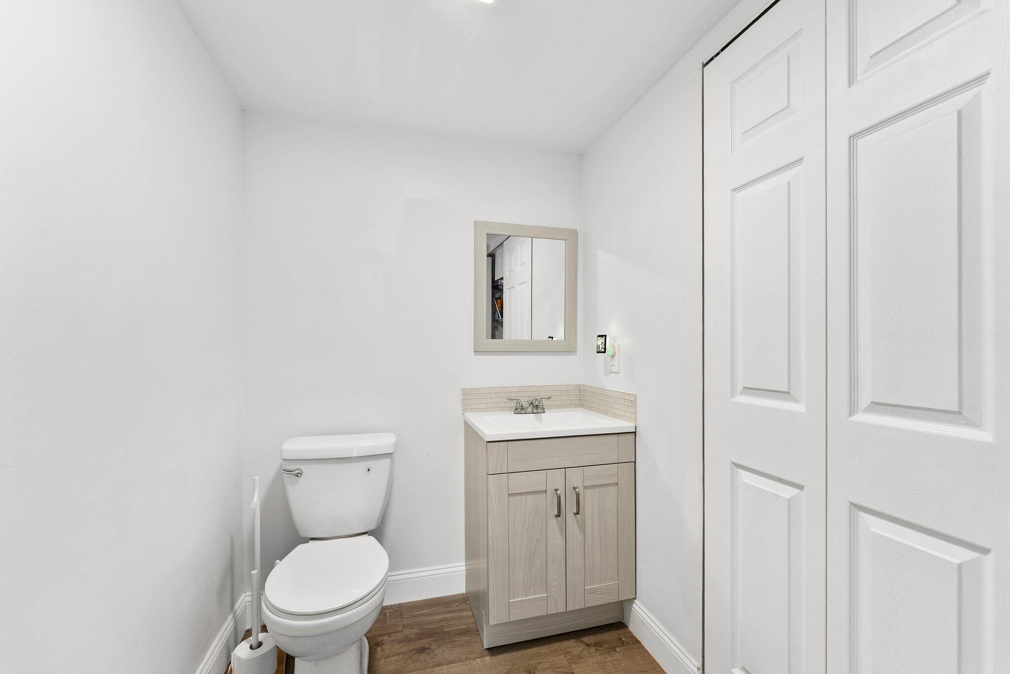 3874 Victoria Drive Property Photo 5