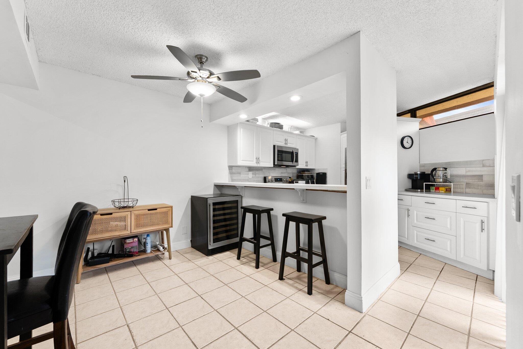 3874 Victoria Drive Property Photo 6