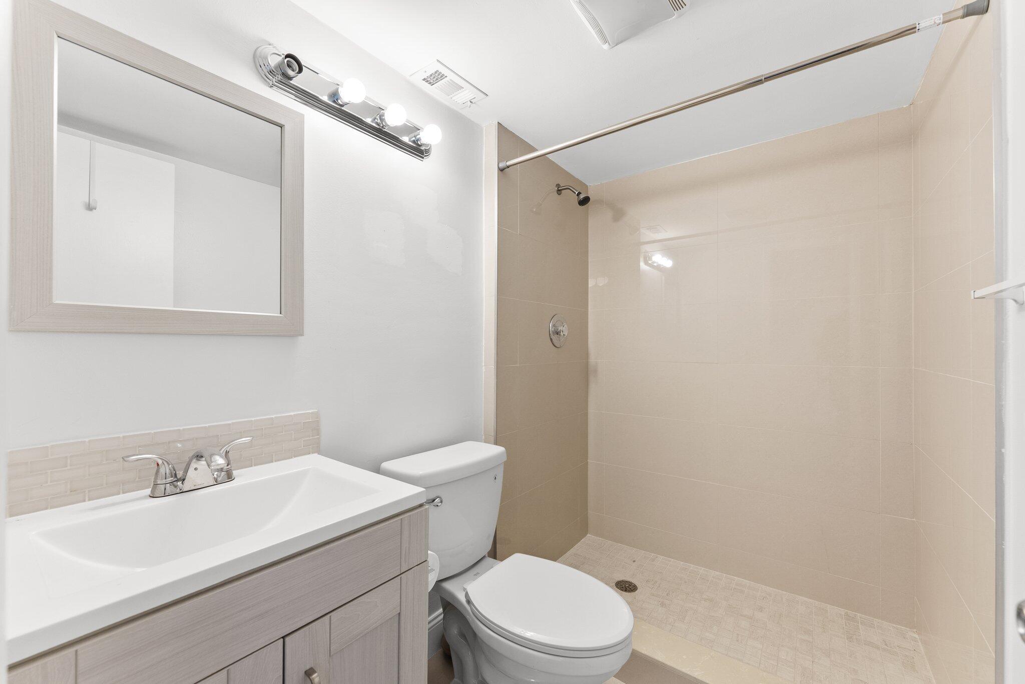 3874 Victoria Drive Property Photo 10