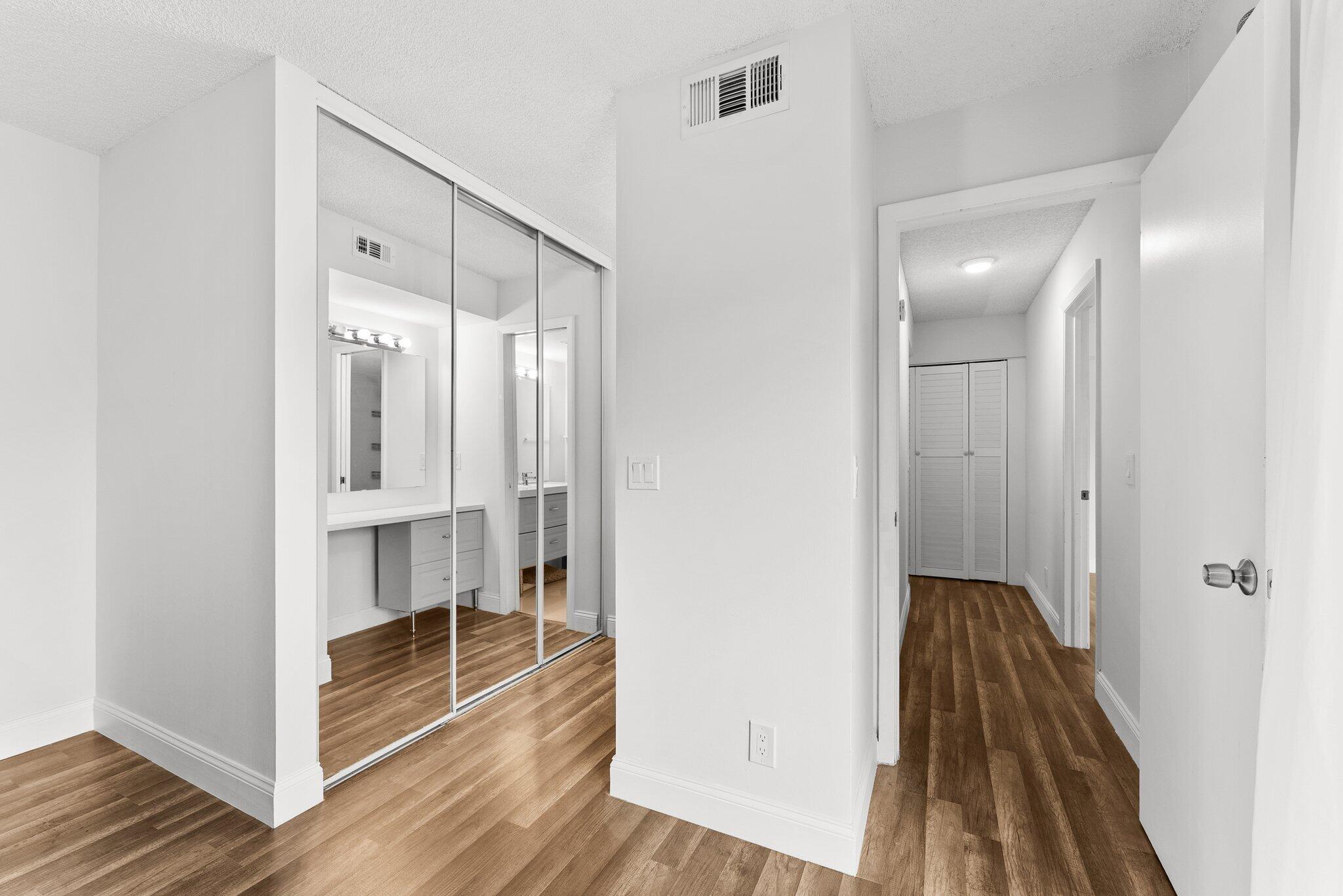 3874 Victoria Drive Property Photo 12