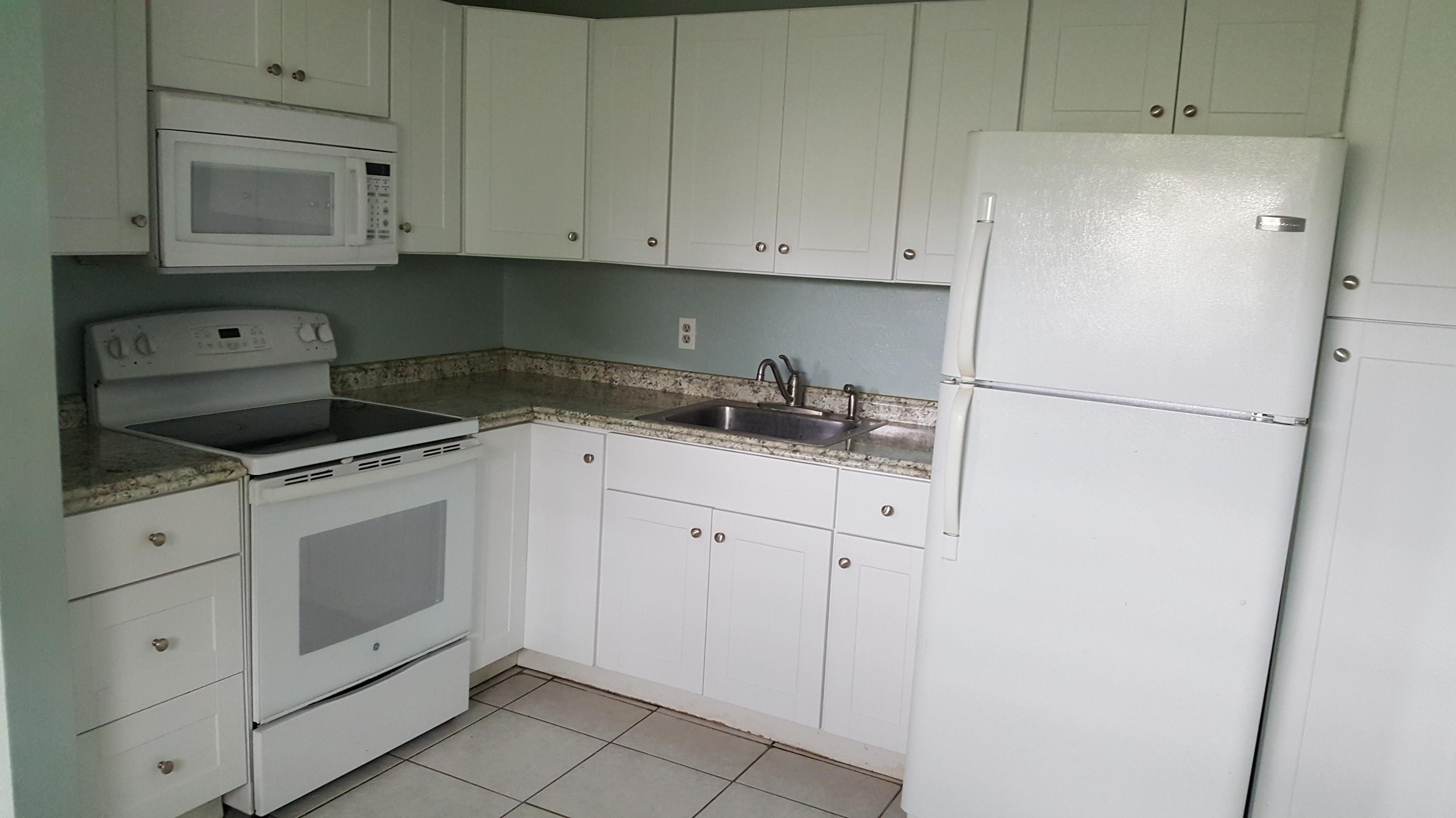 109 E Central Boulevard Property Photo 1