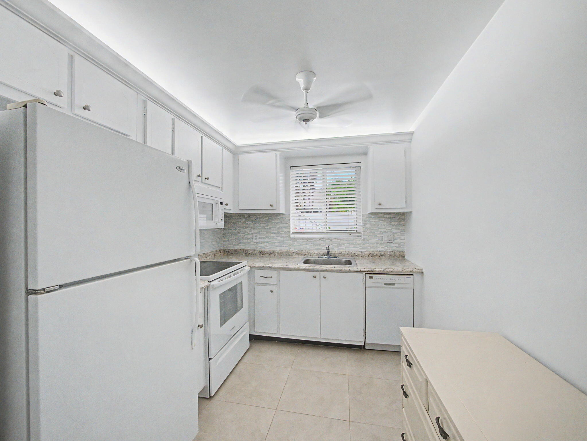 3 Westwood Avenue 101e Property Photo 5
