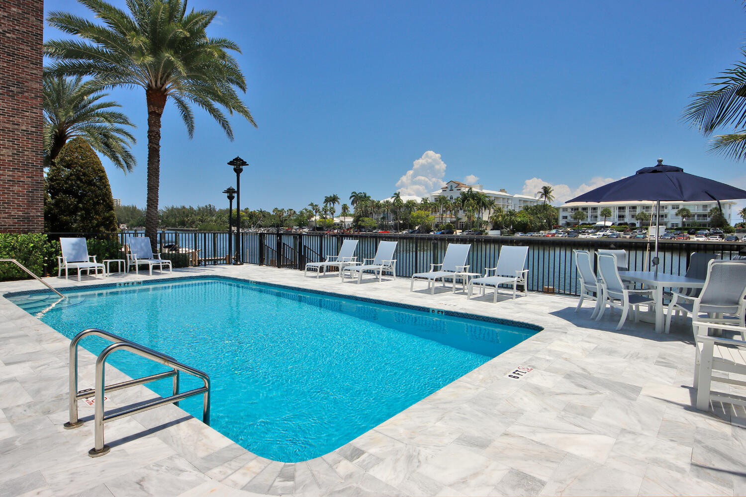 1800 S Ocean Drive 406 Property Photo 16