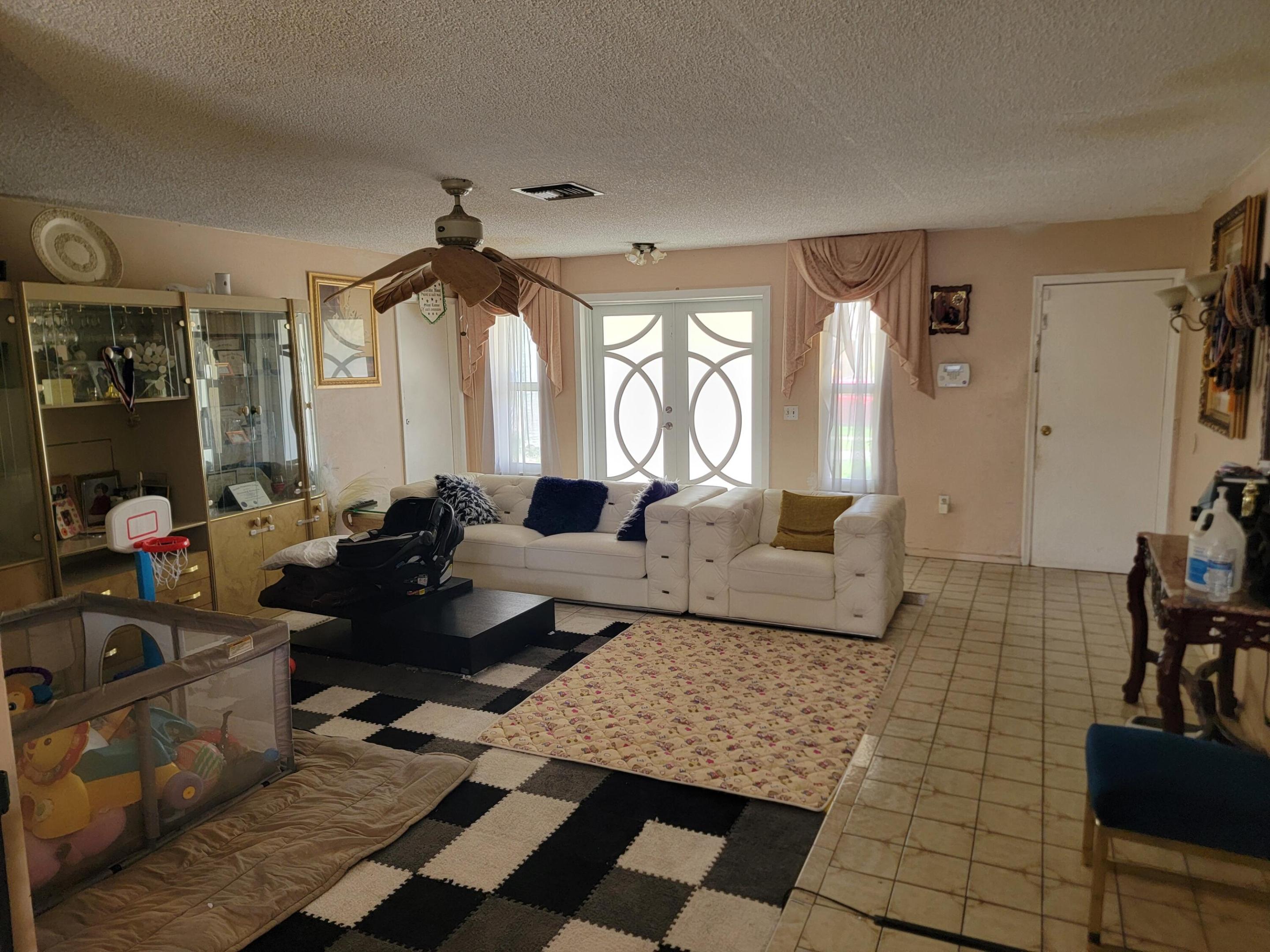 10641 Nw 28th Place Property Photo 13