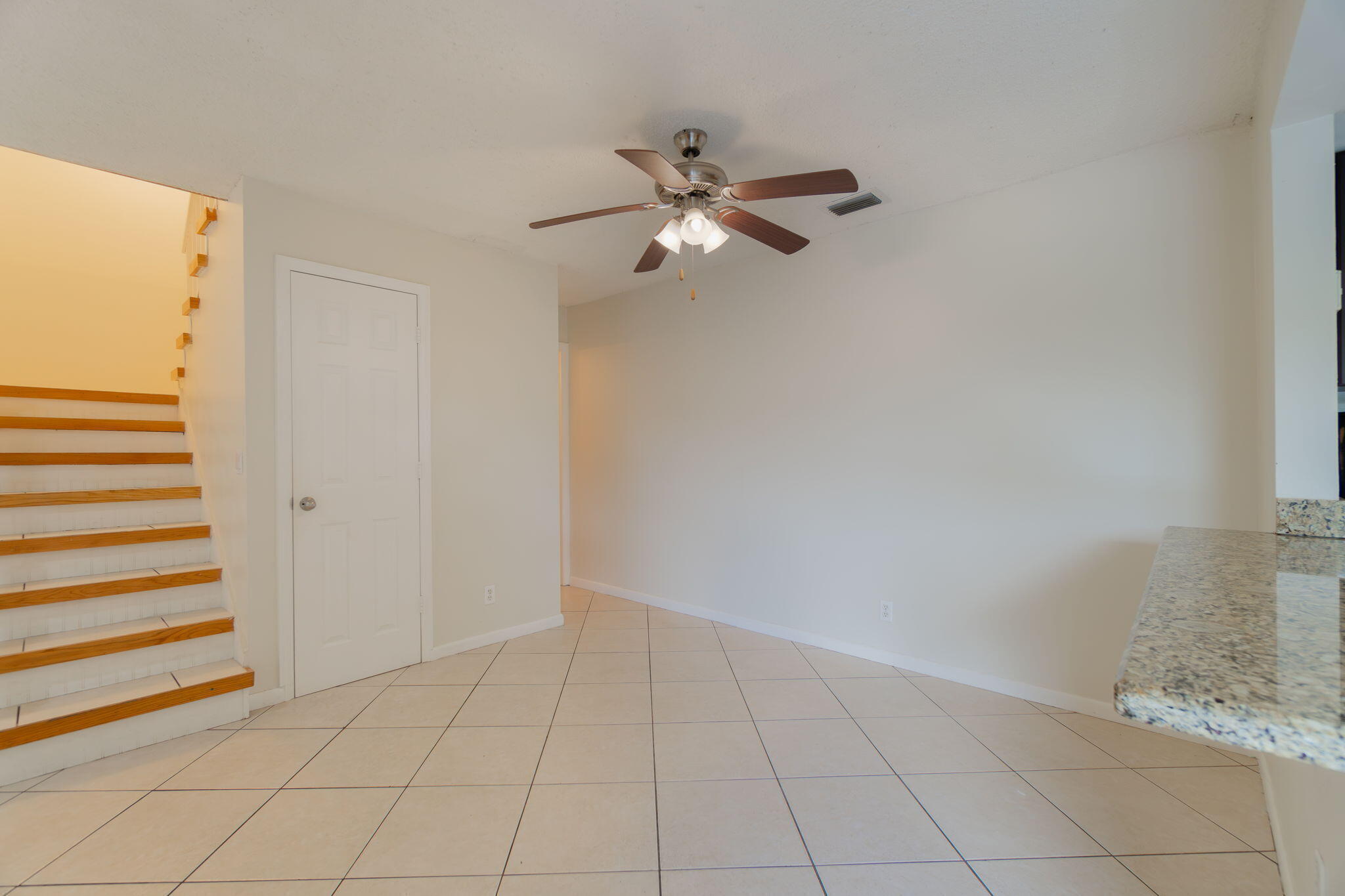 1530 Shaker Circle Property Photo 9
