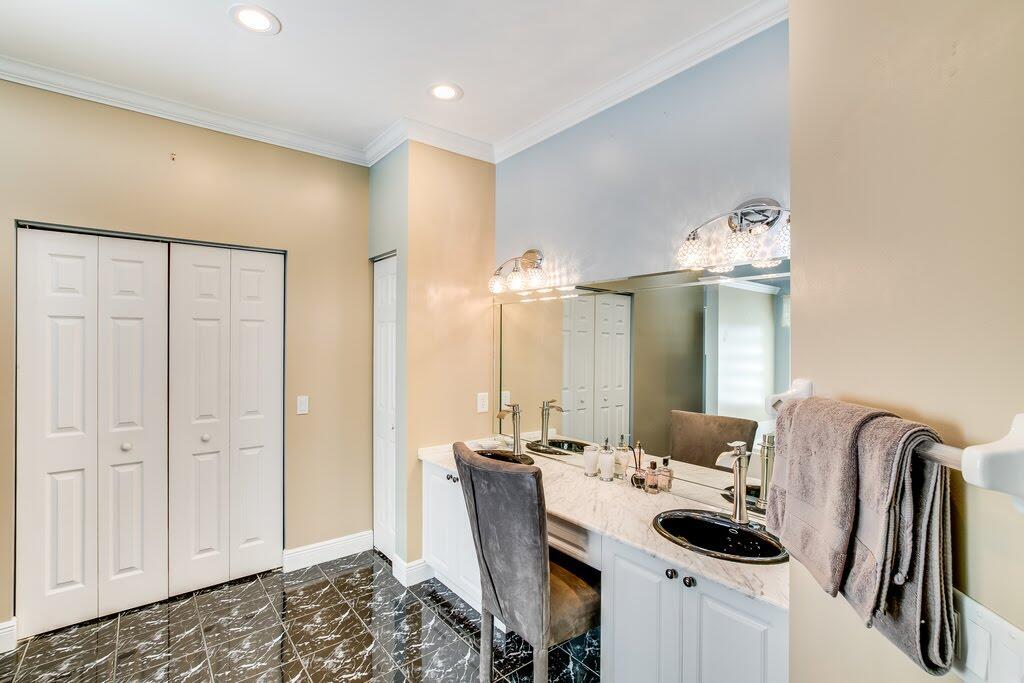 3690 Old Lighthouse Circle Property Photo 16