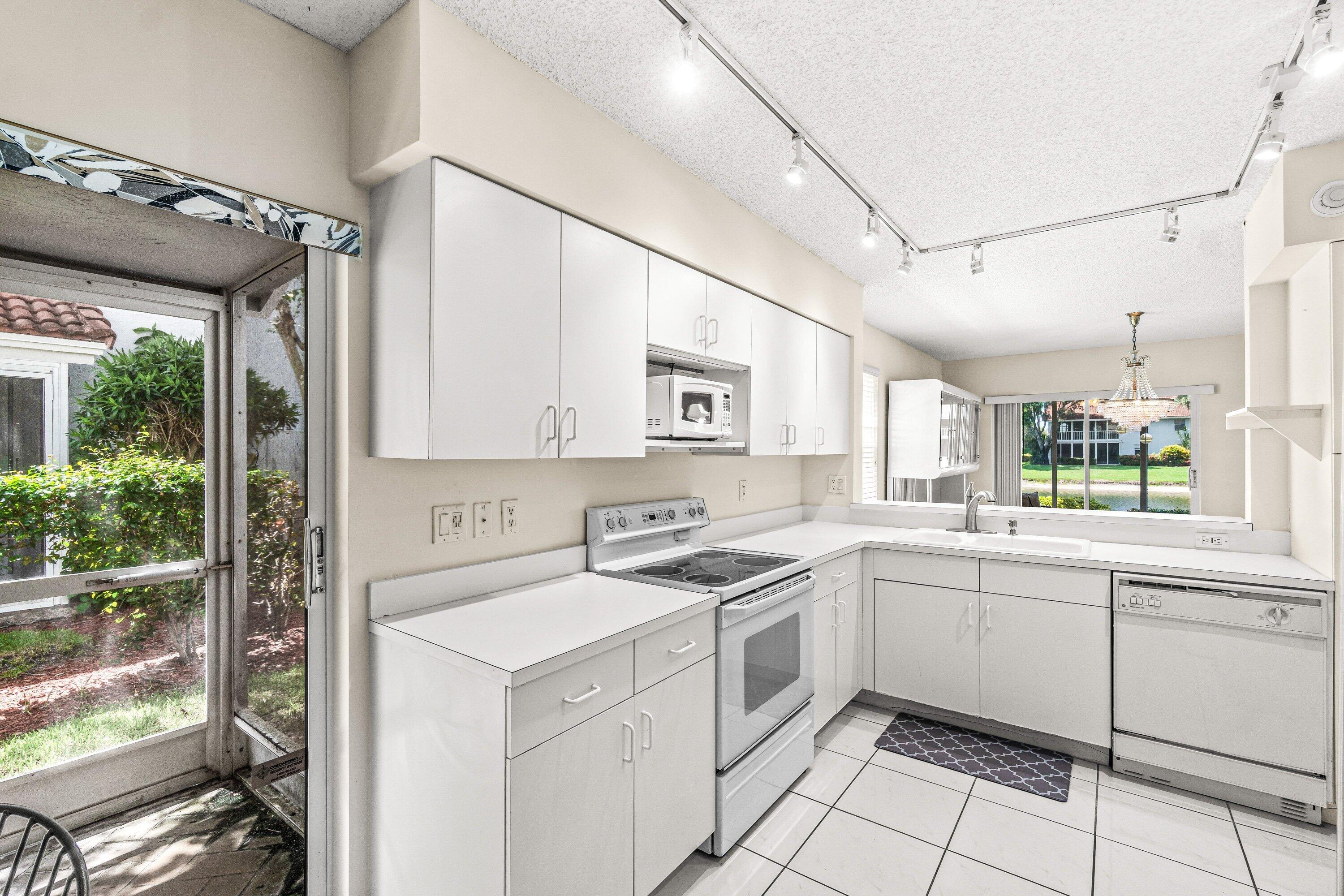 7408 Lake Meadow Way 101 Property Photo 16
