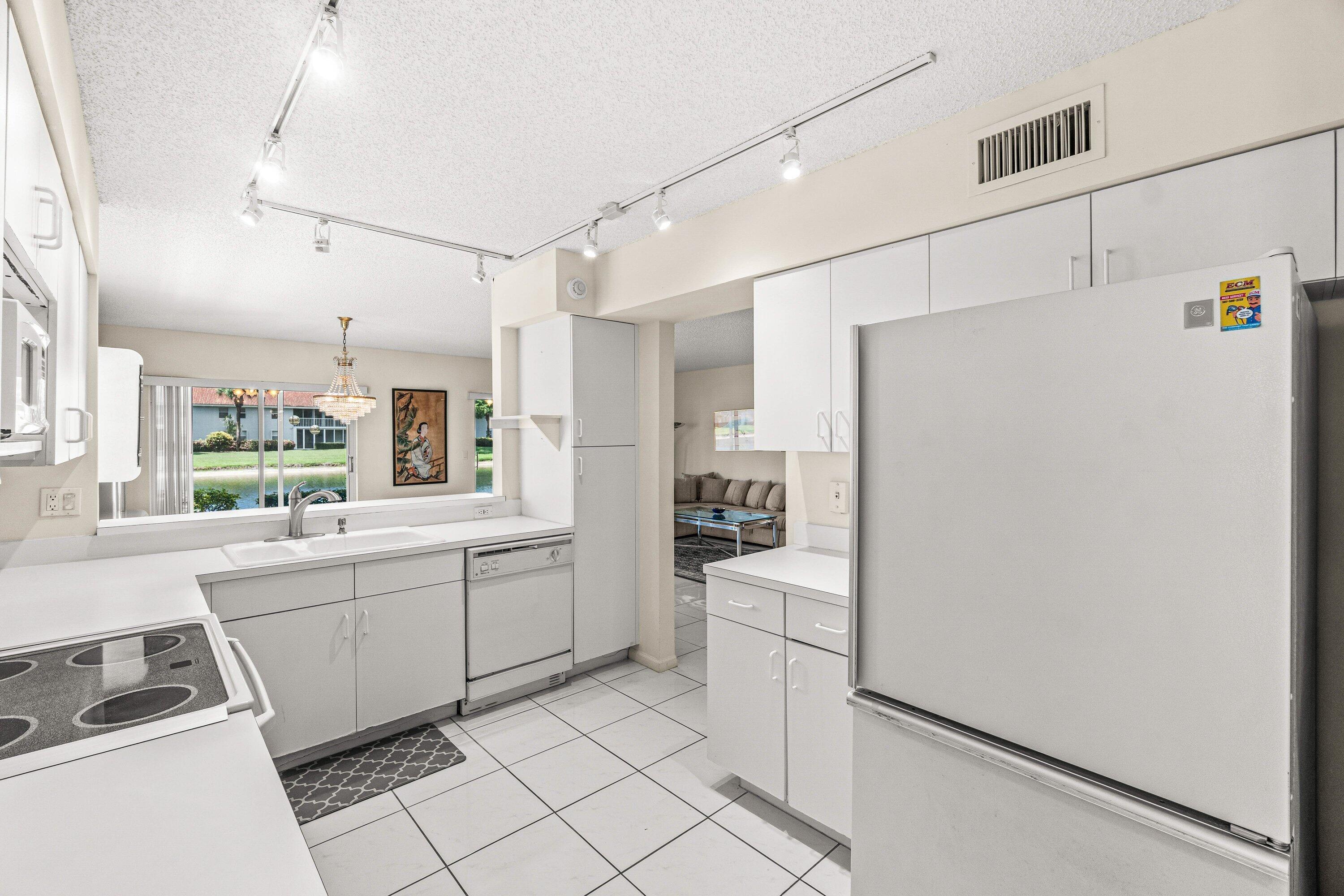 7408 Lake Meadow Way 101 Property Photo 17