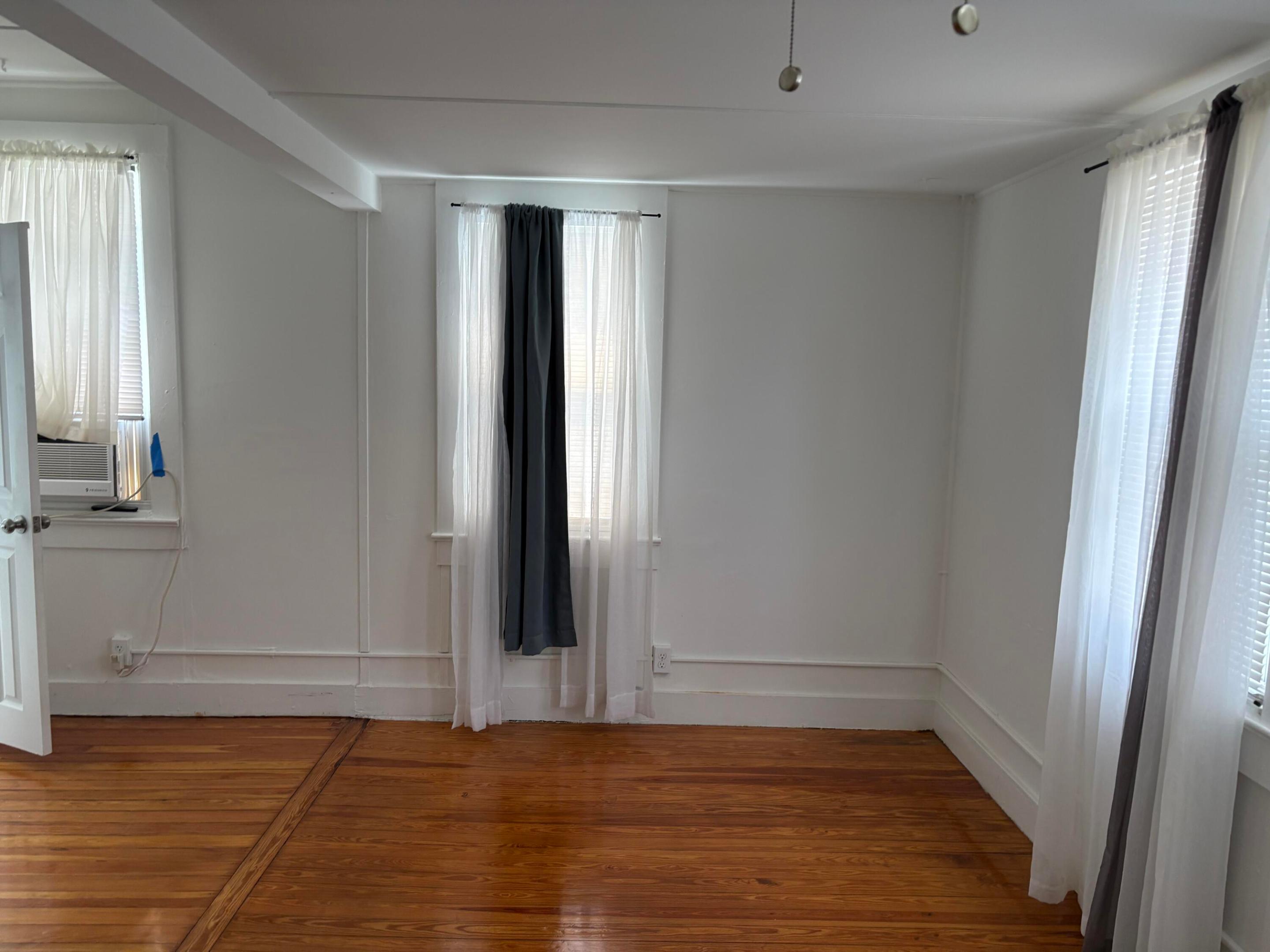 1912 Arthur Street B Property Photo 6