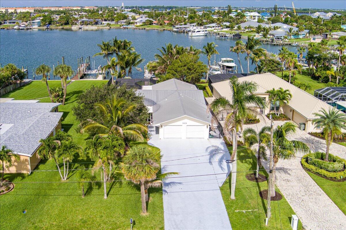 309 Fernandina Street Property Photo 1