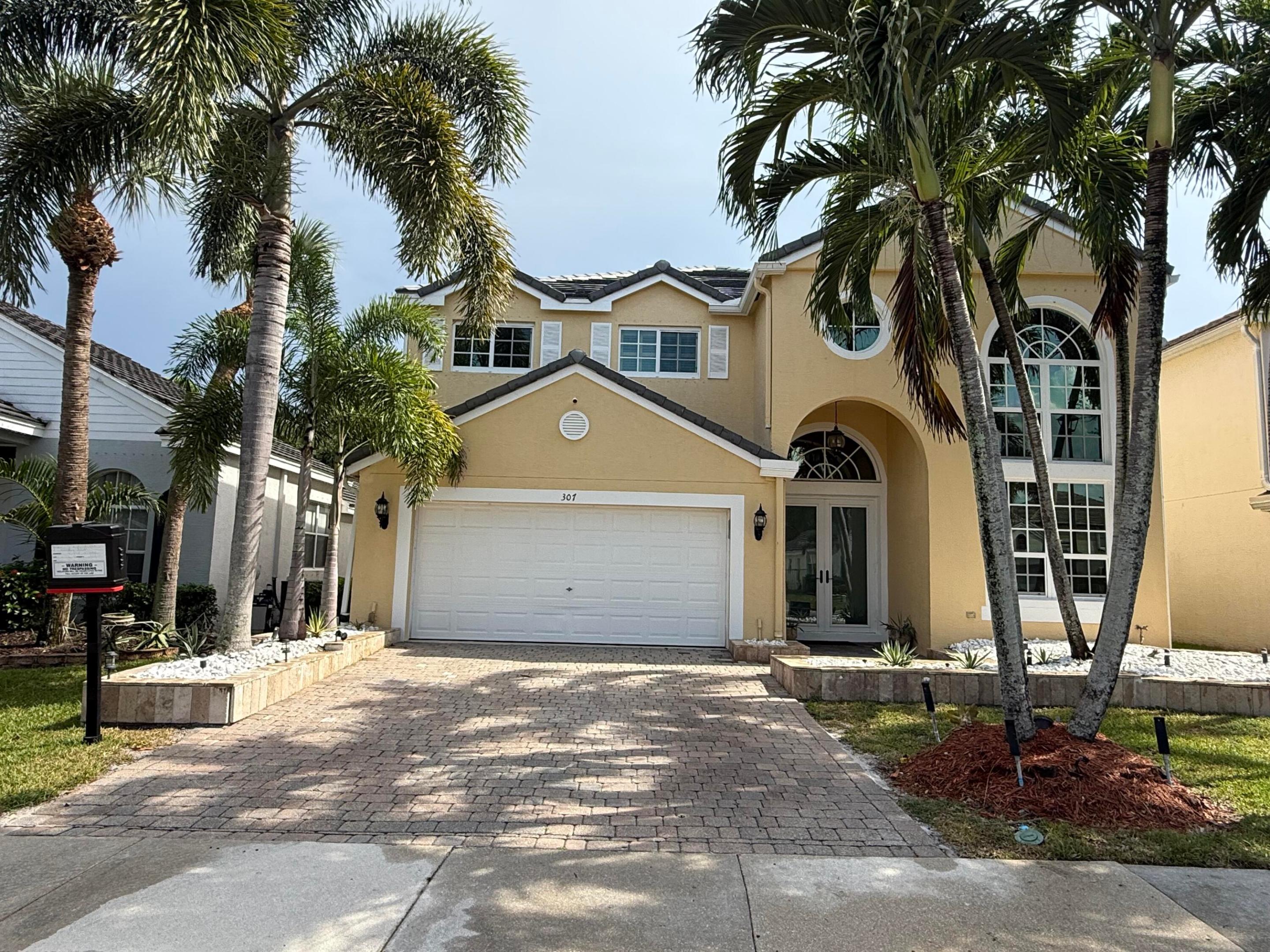 307 Berenger Walk Property Photo 1