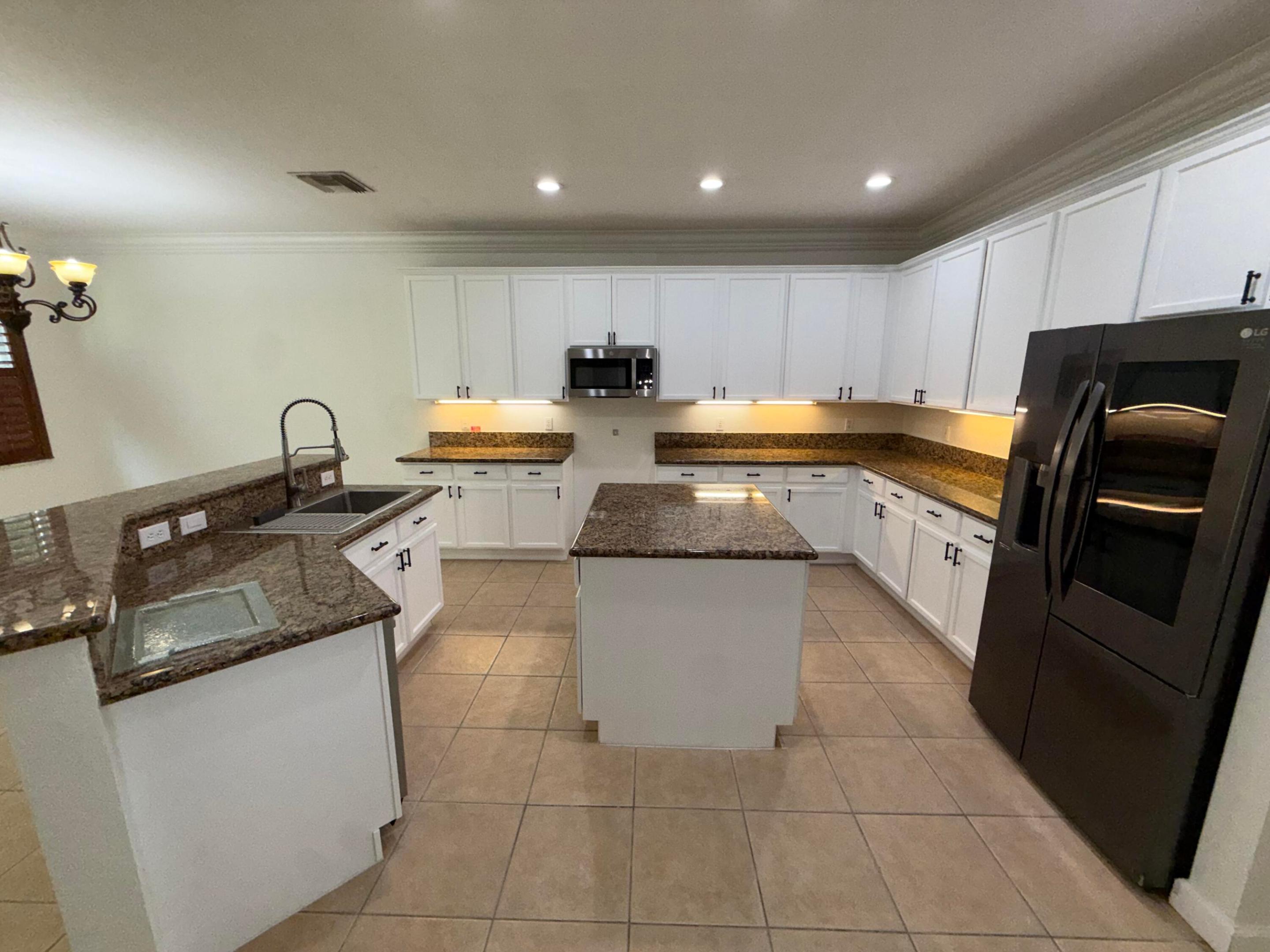 307 Berenger Walk Property Photo 9