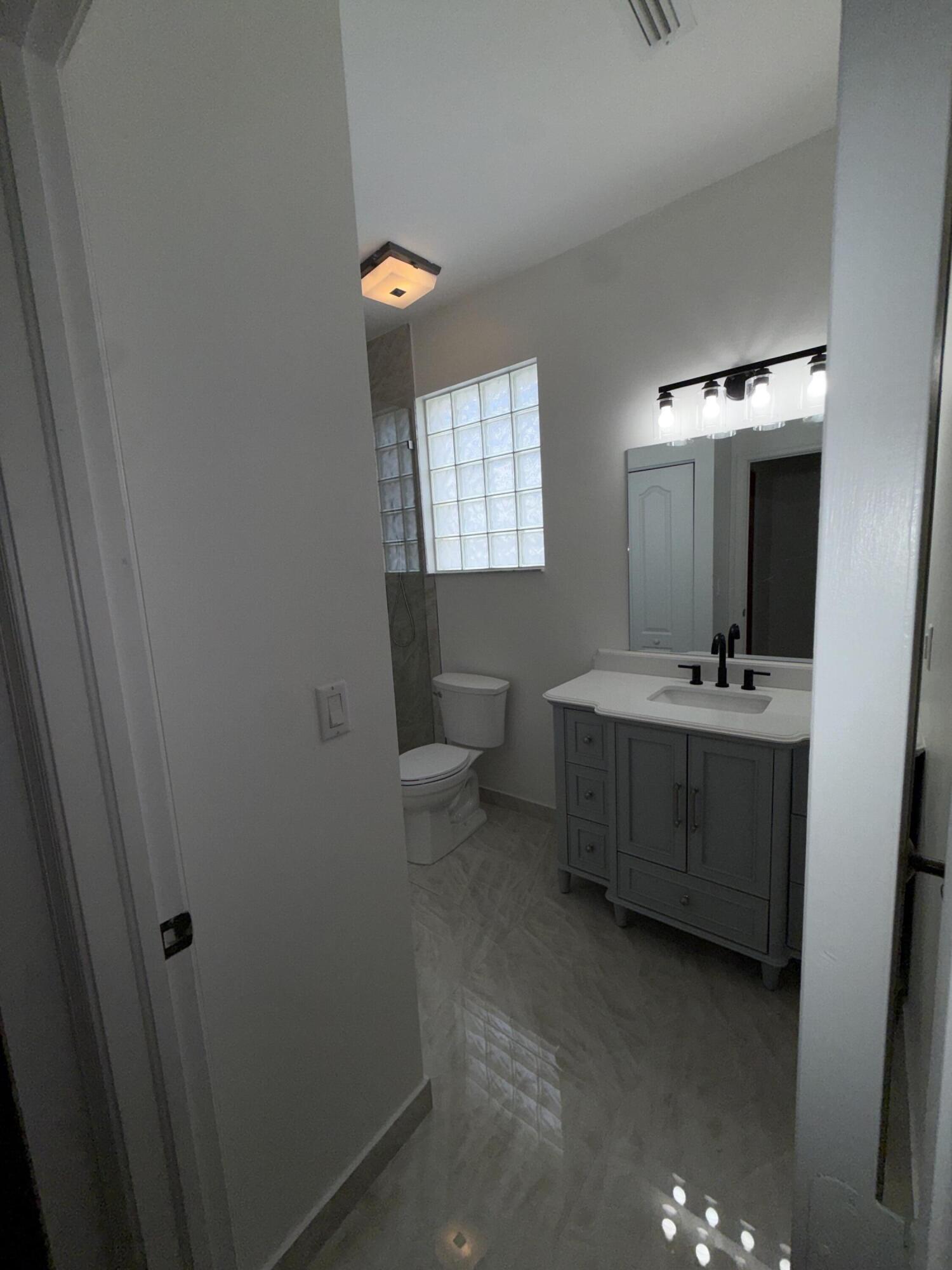 307 Berenger Walk Property Photo 14