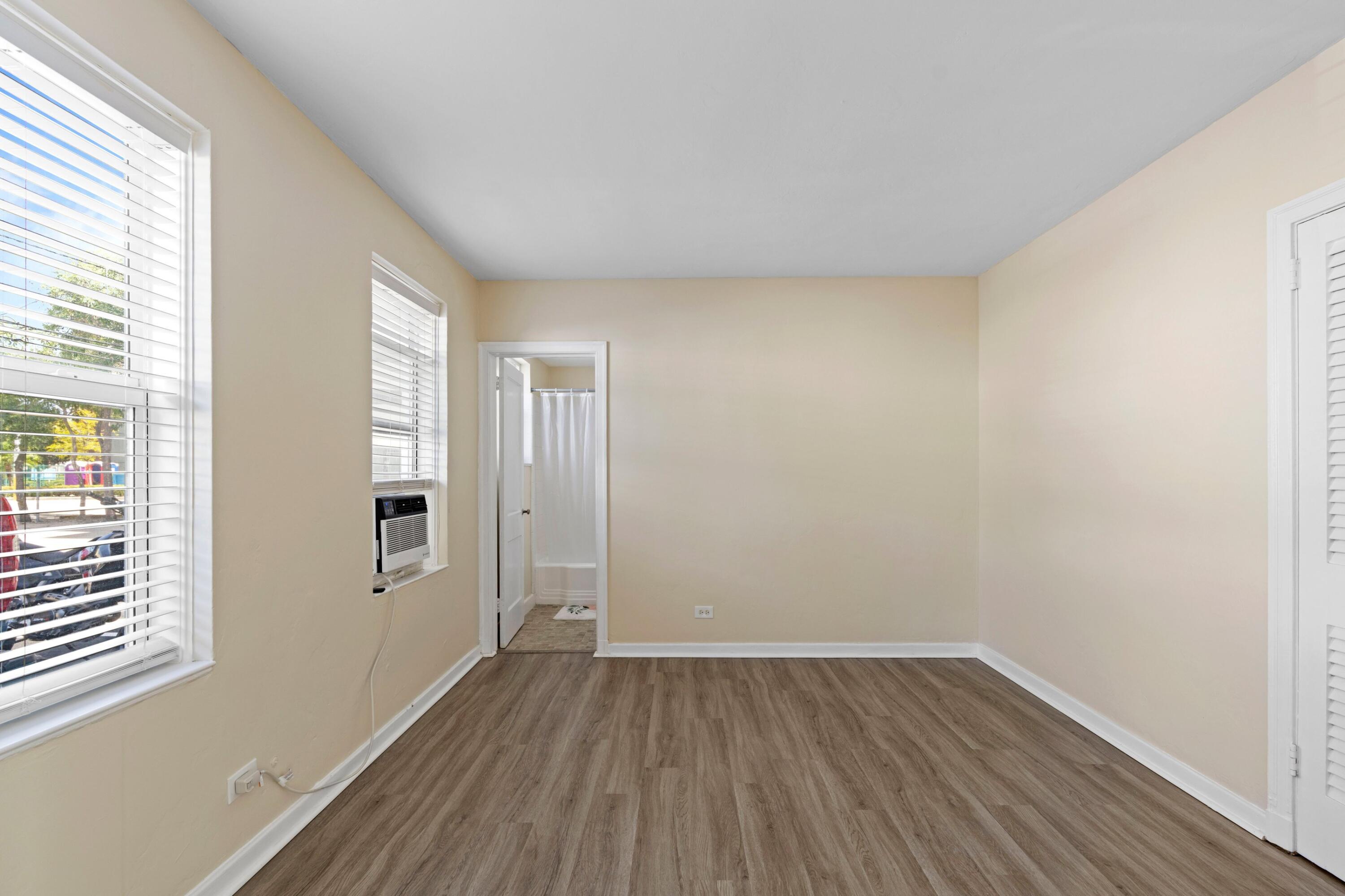 90 Se 5th Avenue Property Photo 6