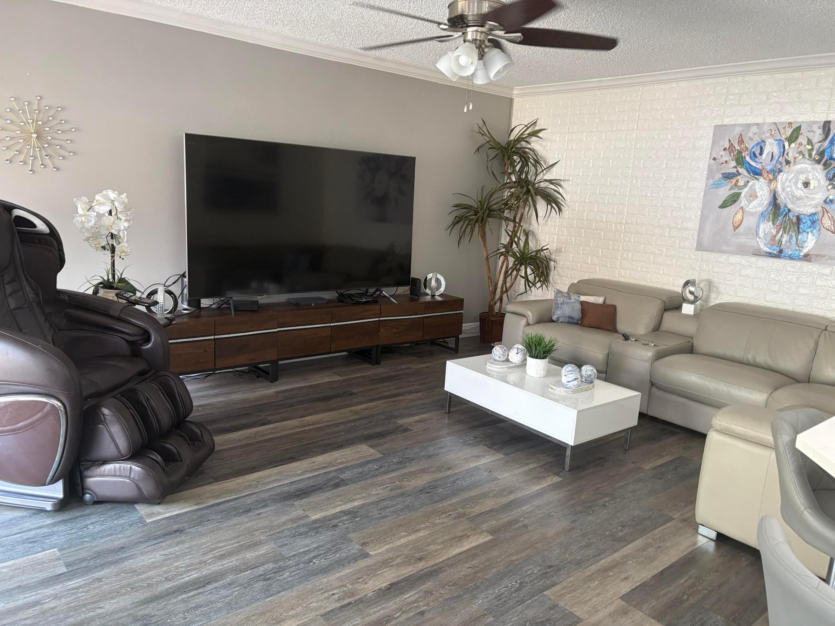 1025 Siena Oaks Circle W Property Photo 16