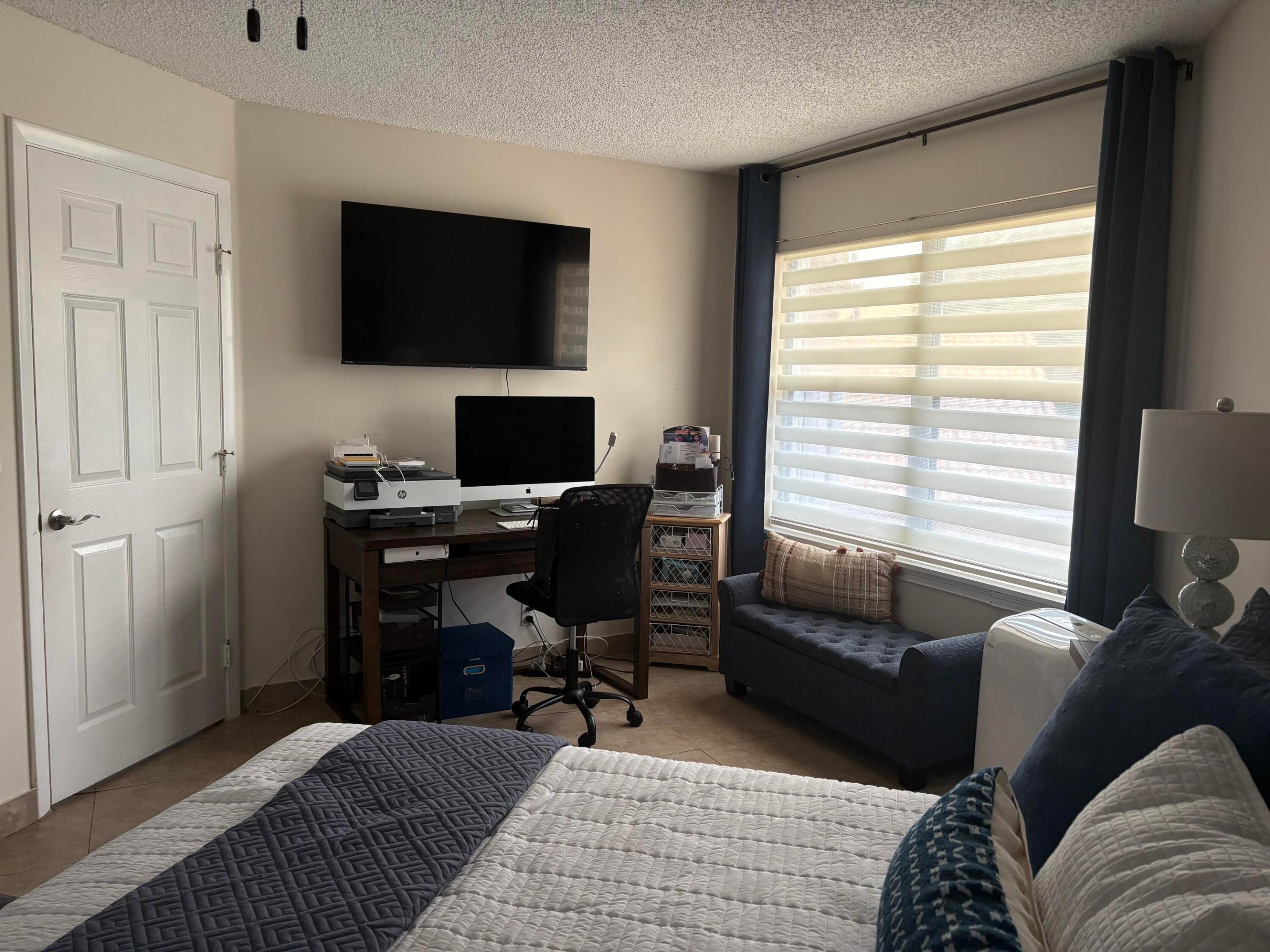 1025 Siena Oaks Circle W Property Photo 20