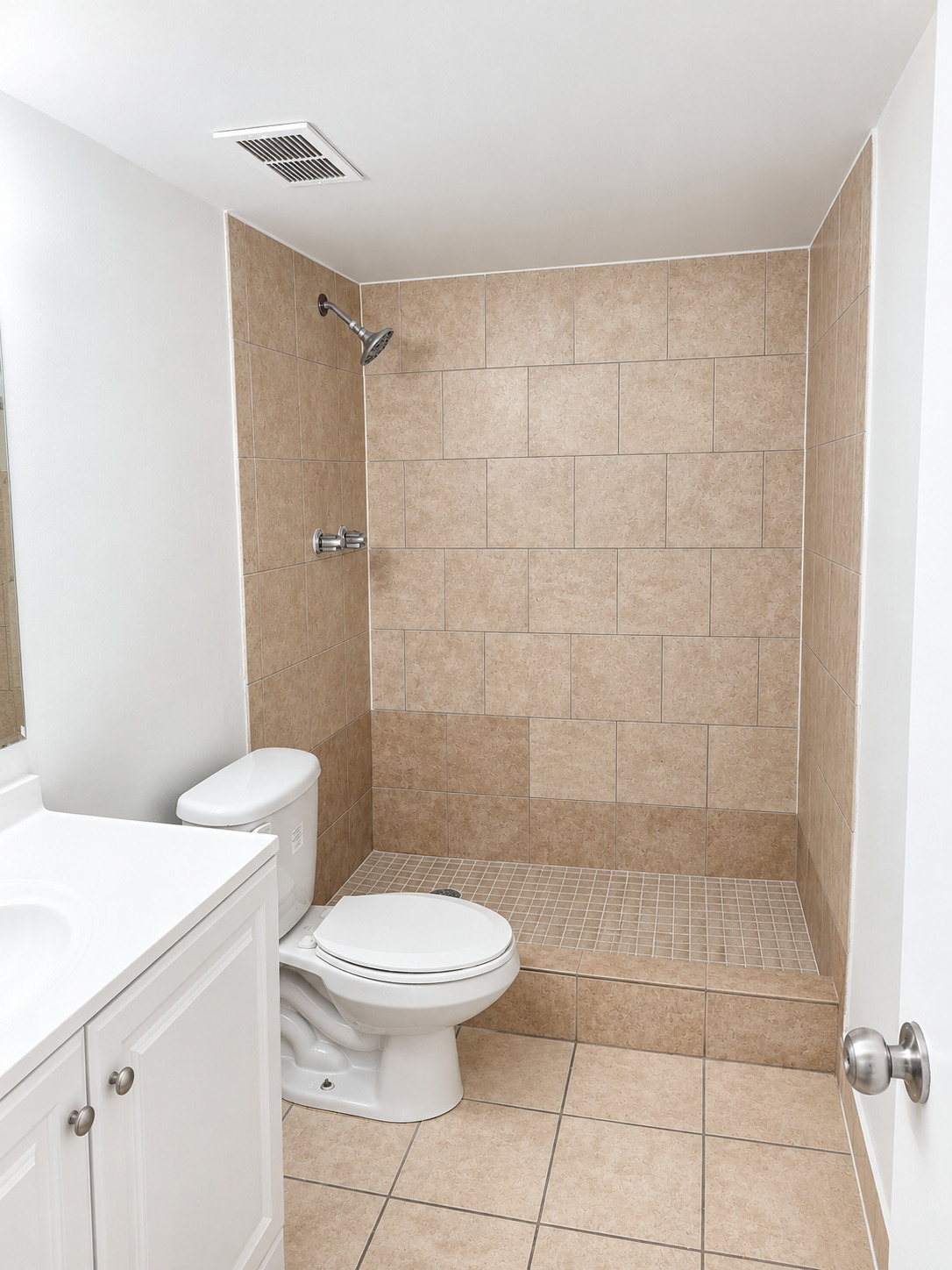 431 Executive Center Drive 204 Property Photo 8