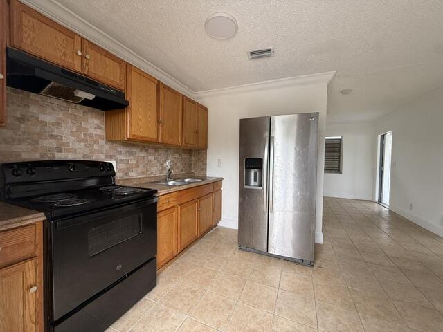 1528 Avenue S Property Photo 7