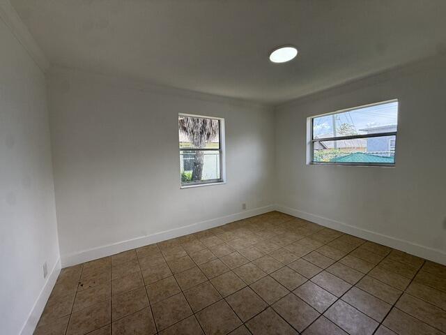 1528 Avenue S Property Photo 16
