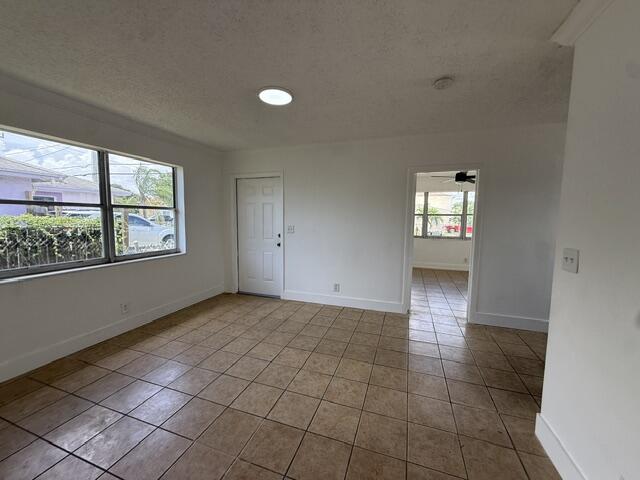 1528 Avenue S Property Photo 20