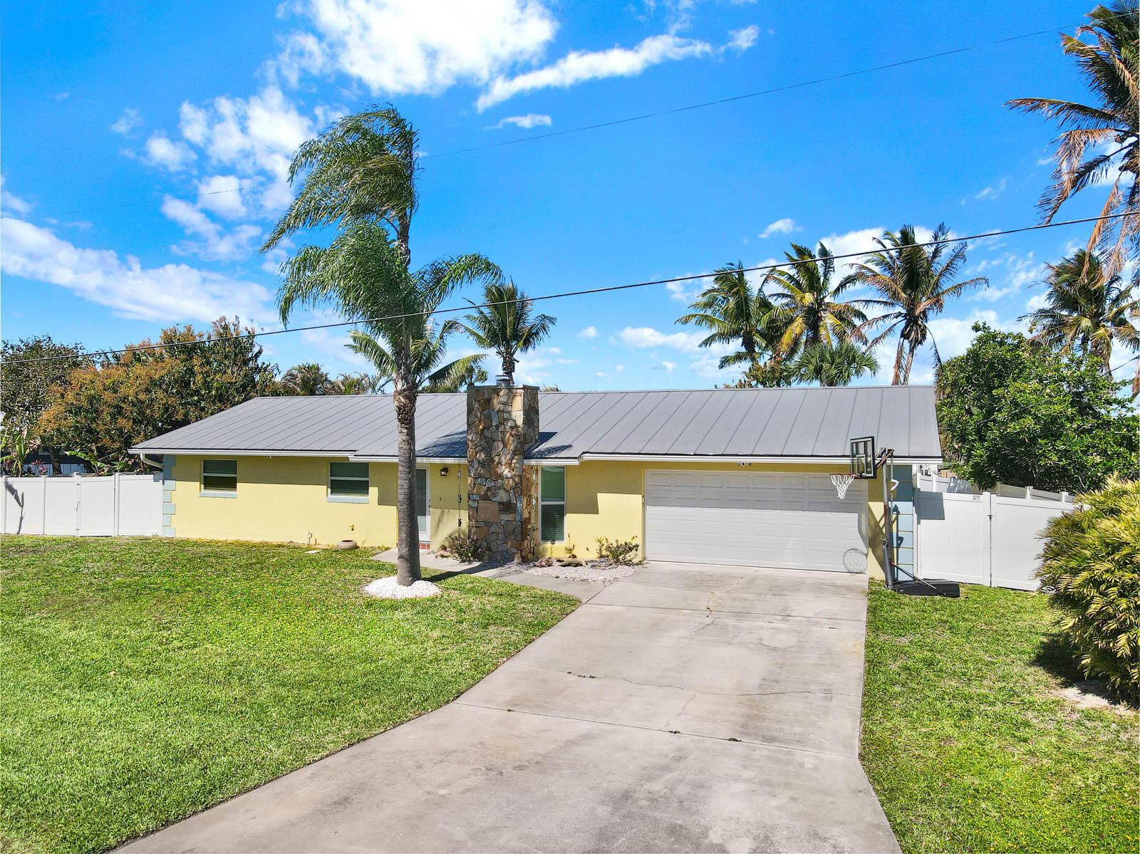 1902 Mimosa Avenue Property Photo 1