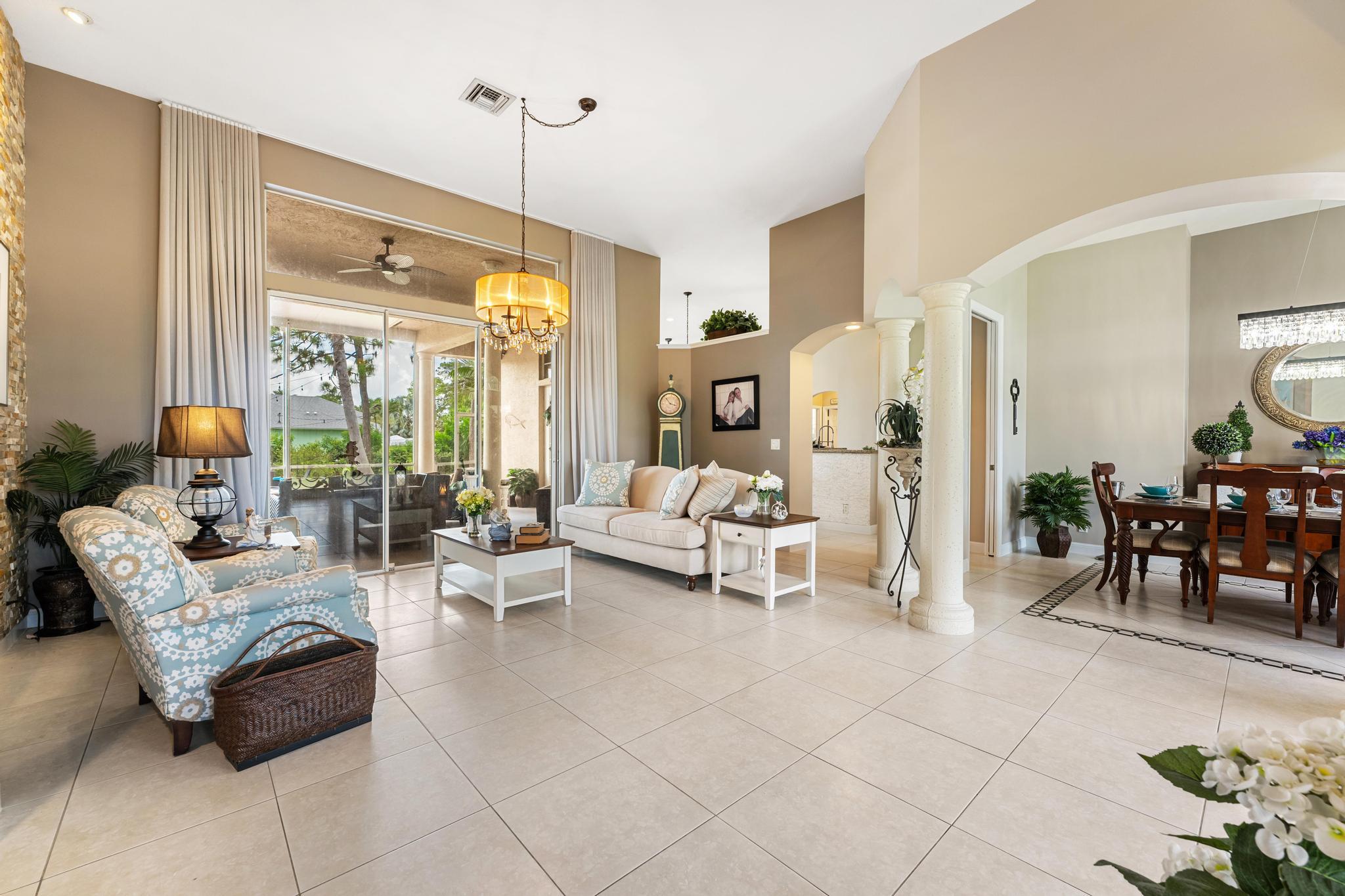14042 88th Place N Property Photo 6