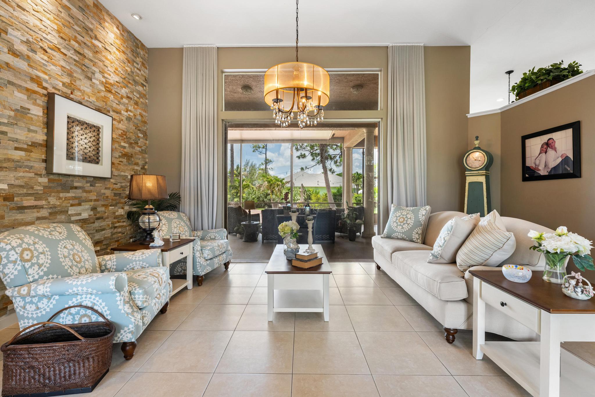 14042 88th Place N Property Photo 9