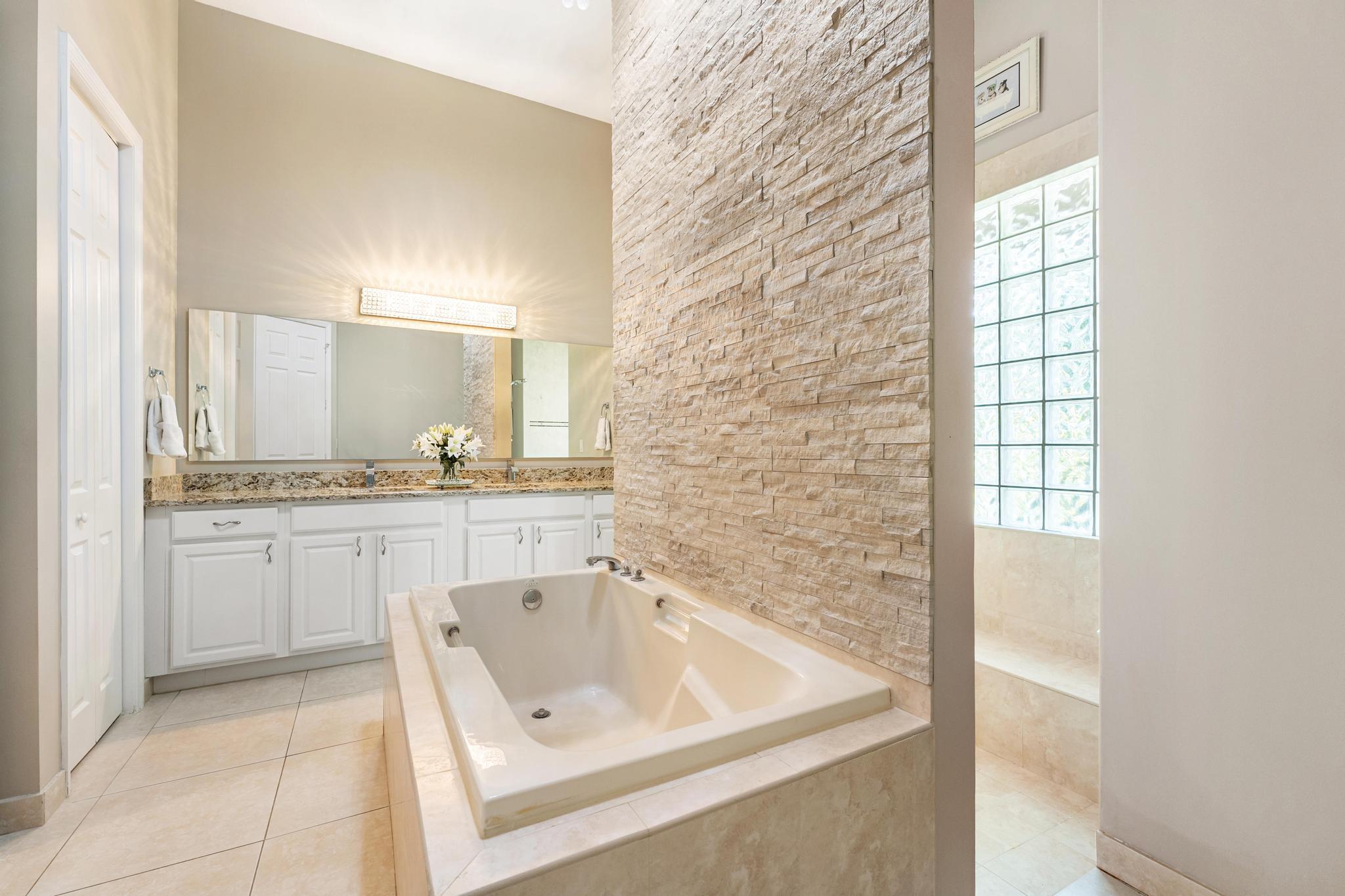 14042 88th Place N Property Photo 21