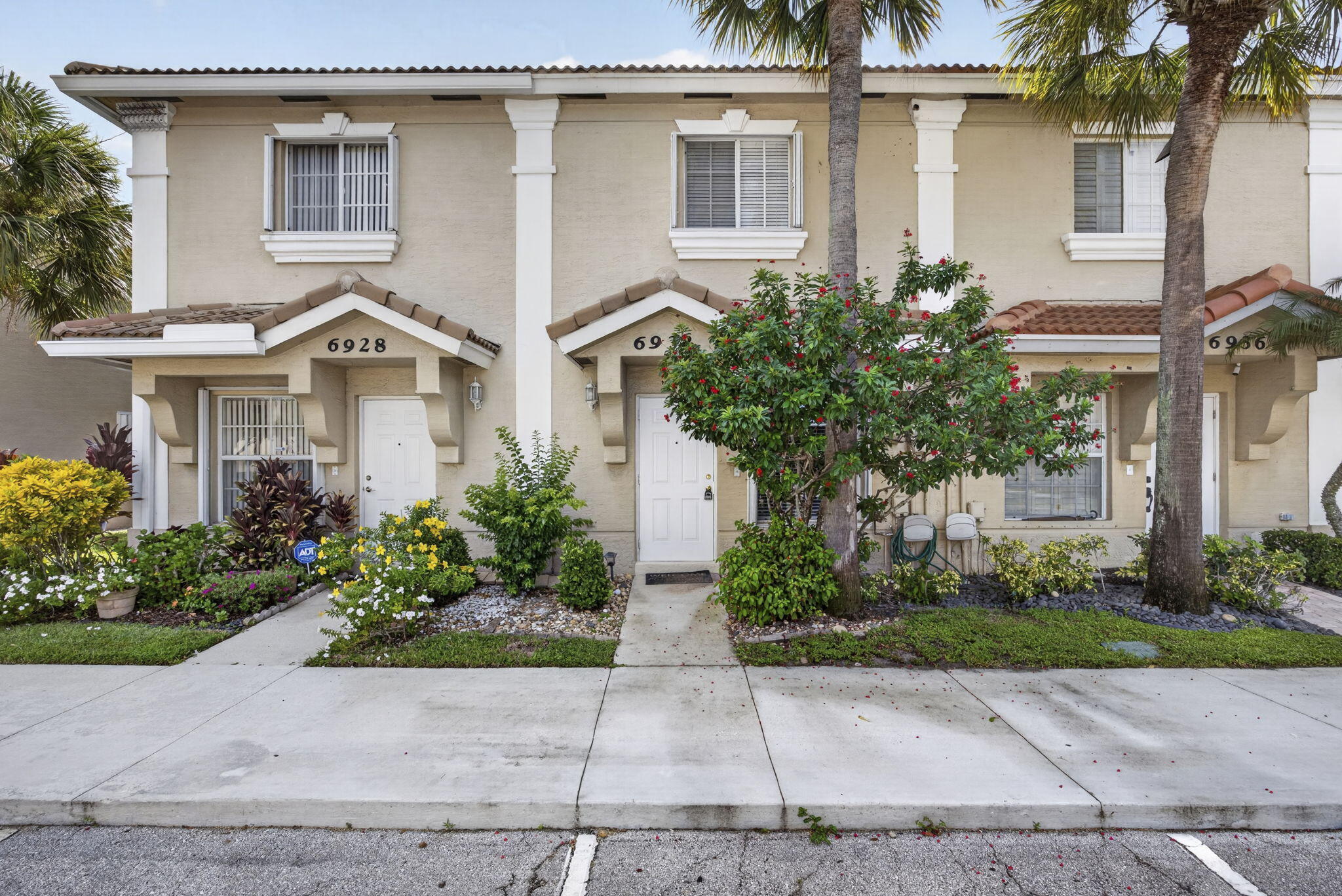6932 STONEY CREEK Circle