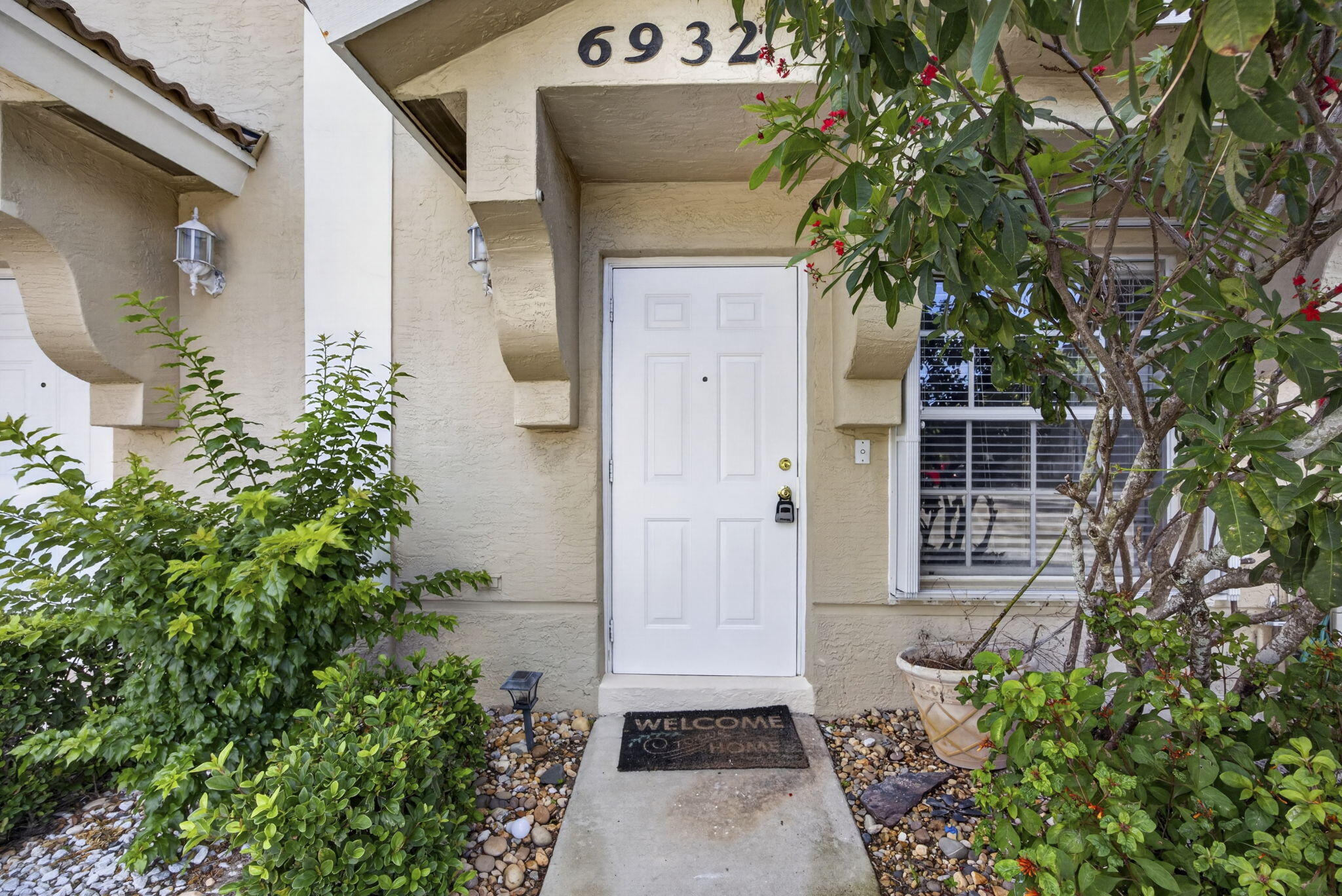 6932 Stoney Creek Circle Property Photo 3
