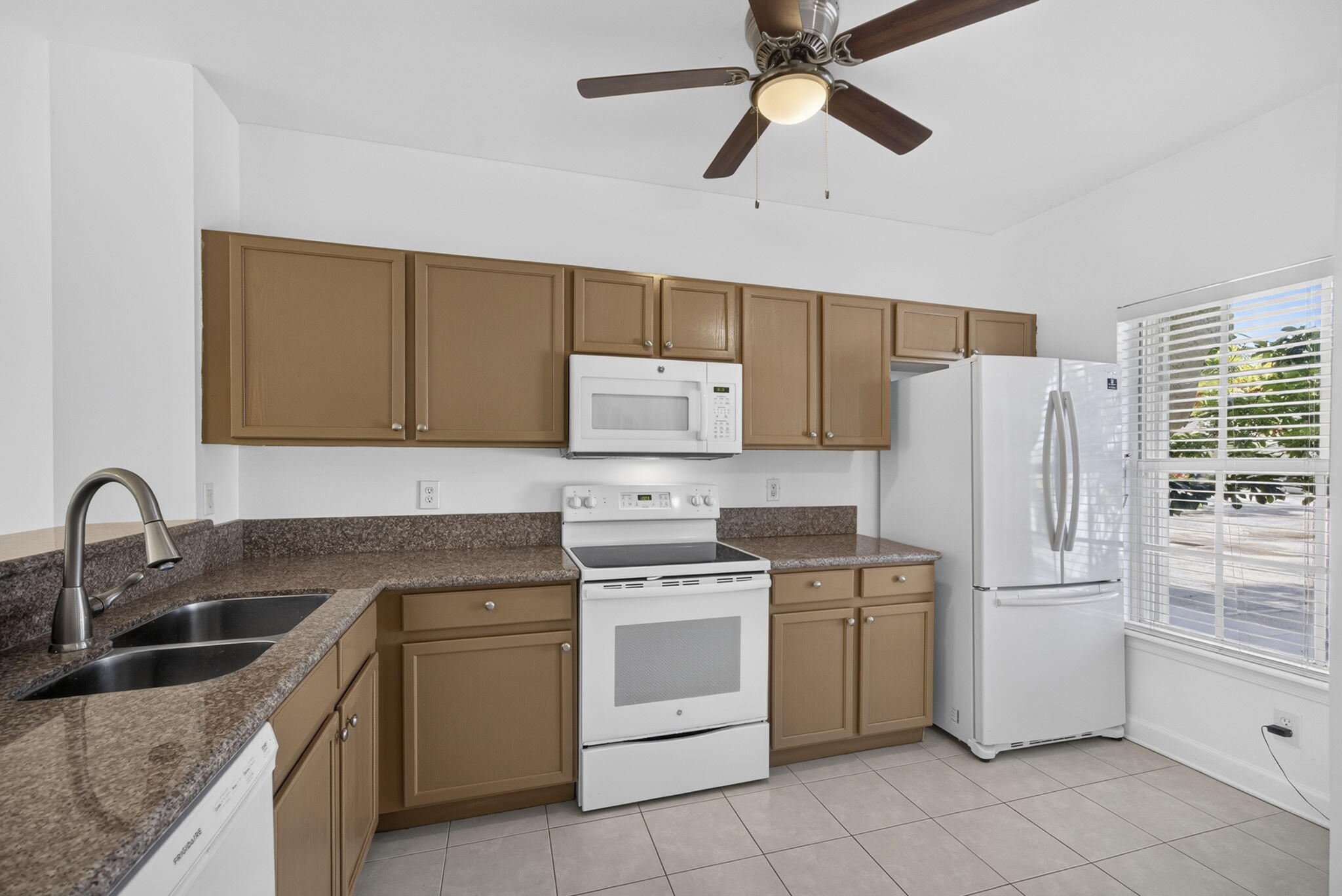 6932 Stoney Creek Circle Property Photo 9