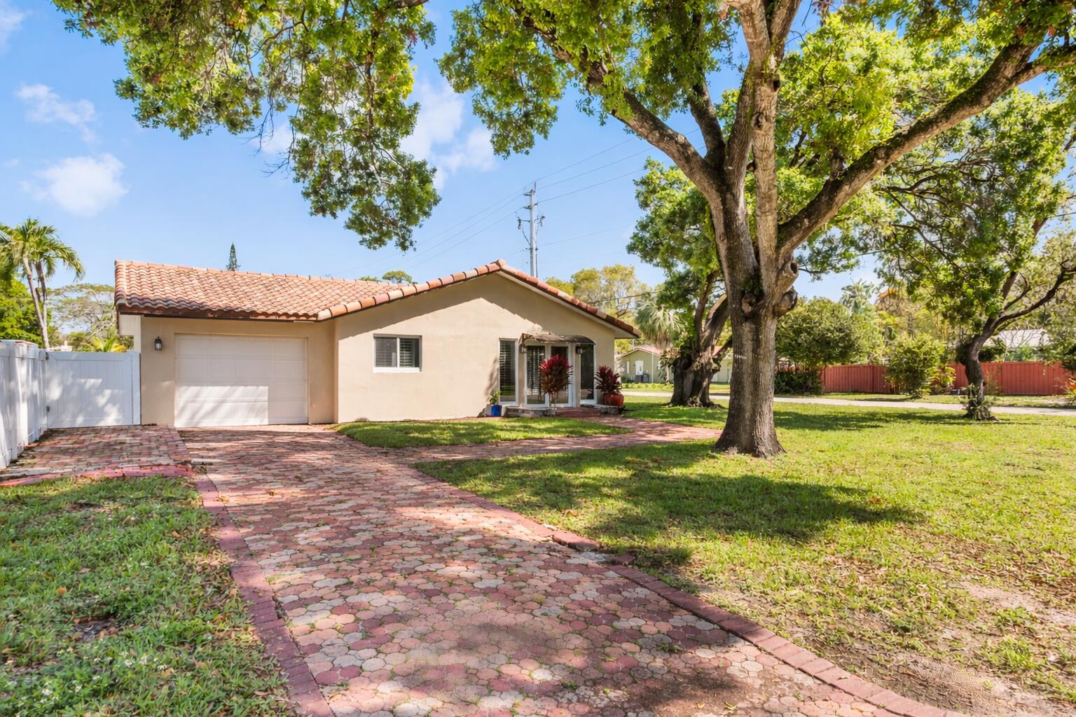 1255 Sw 15th Avenue Property Photo 6