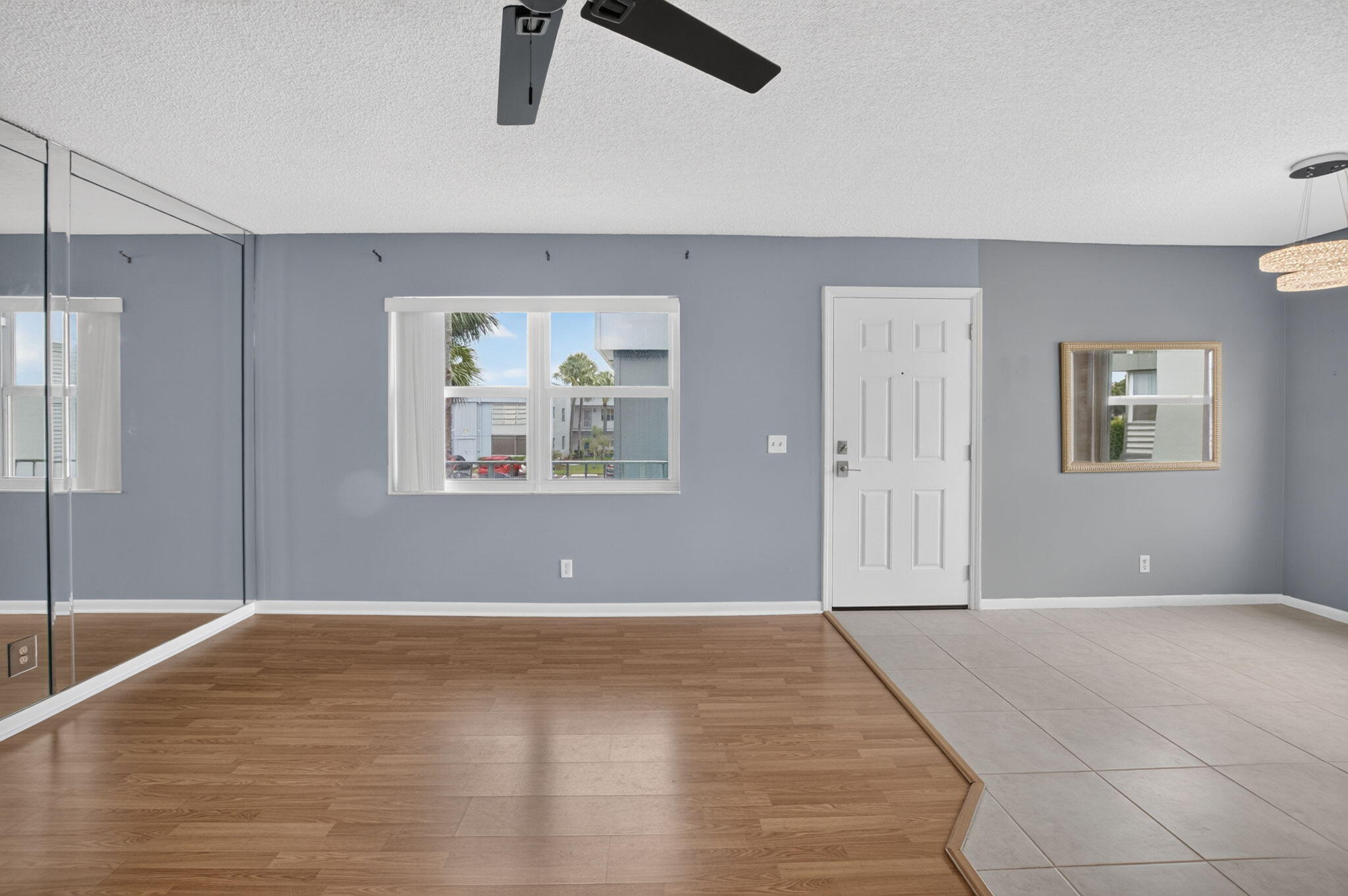 701 Burgundy O Property Photo 3
