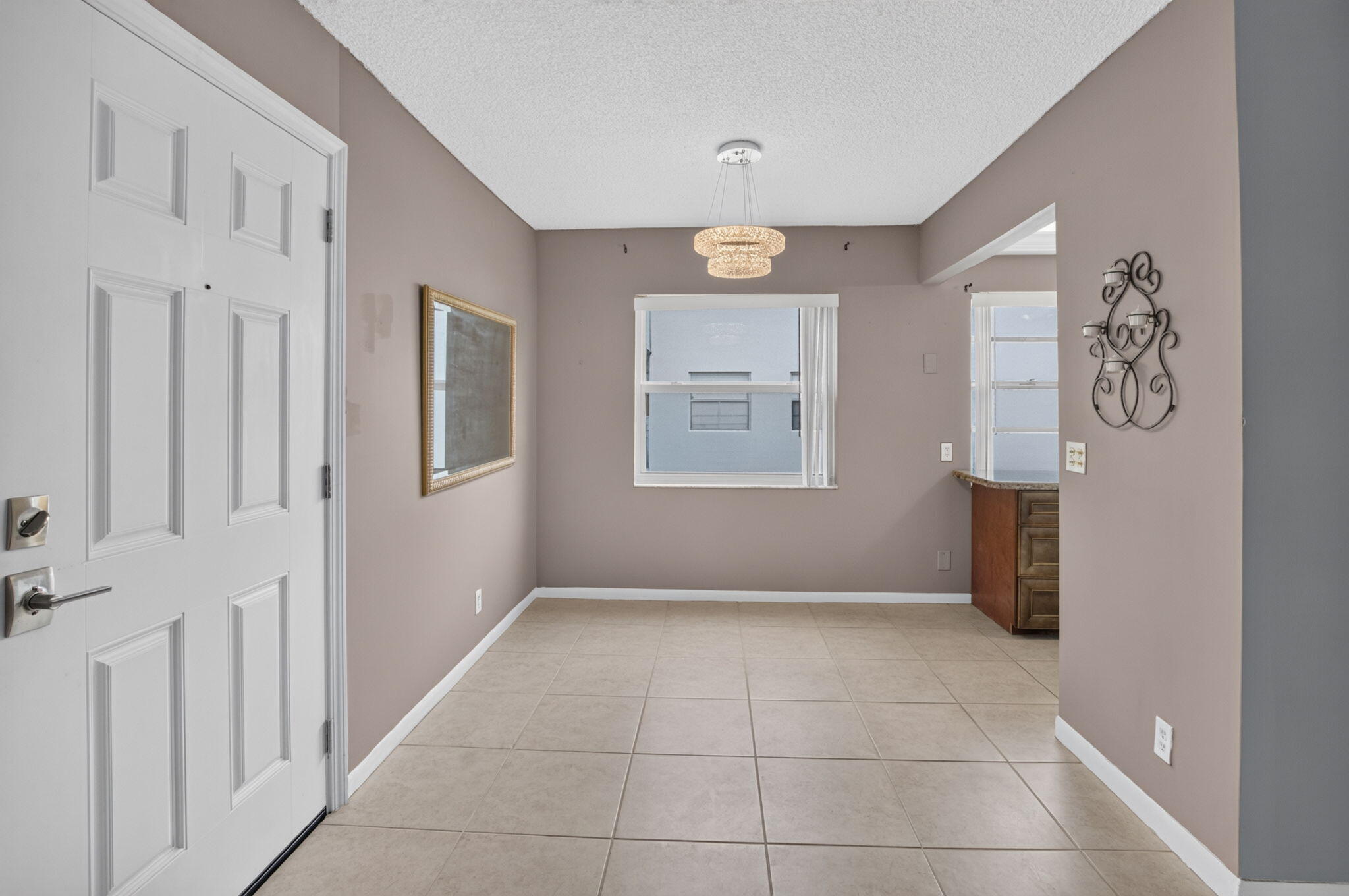 701 Burgundy O Property Photo 5