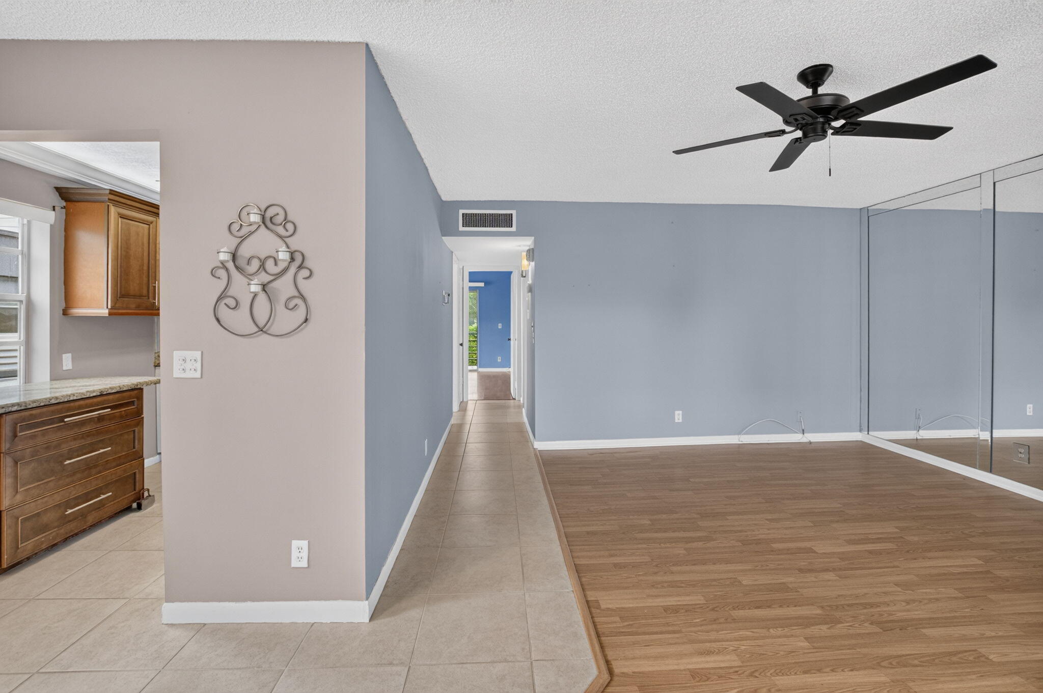 701 Burgundy O Property Photo 6