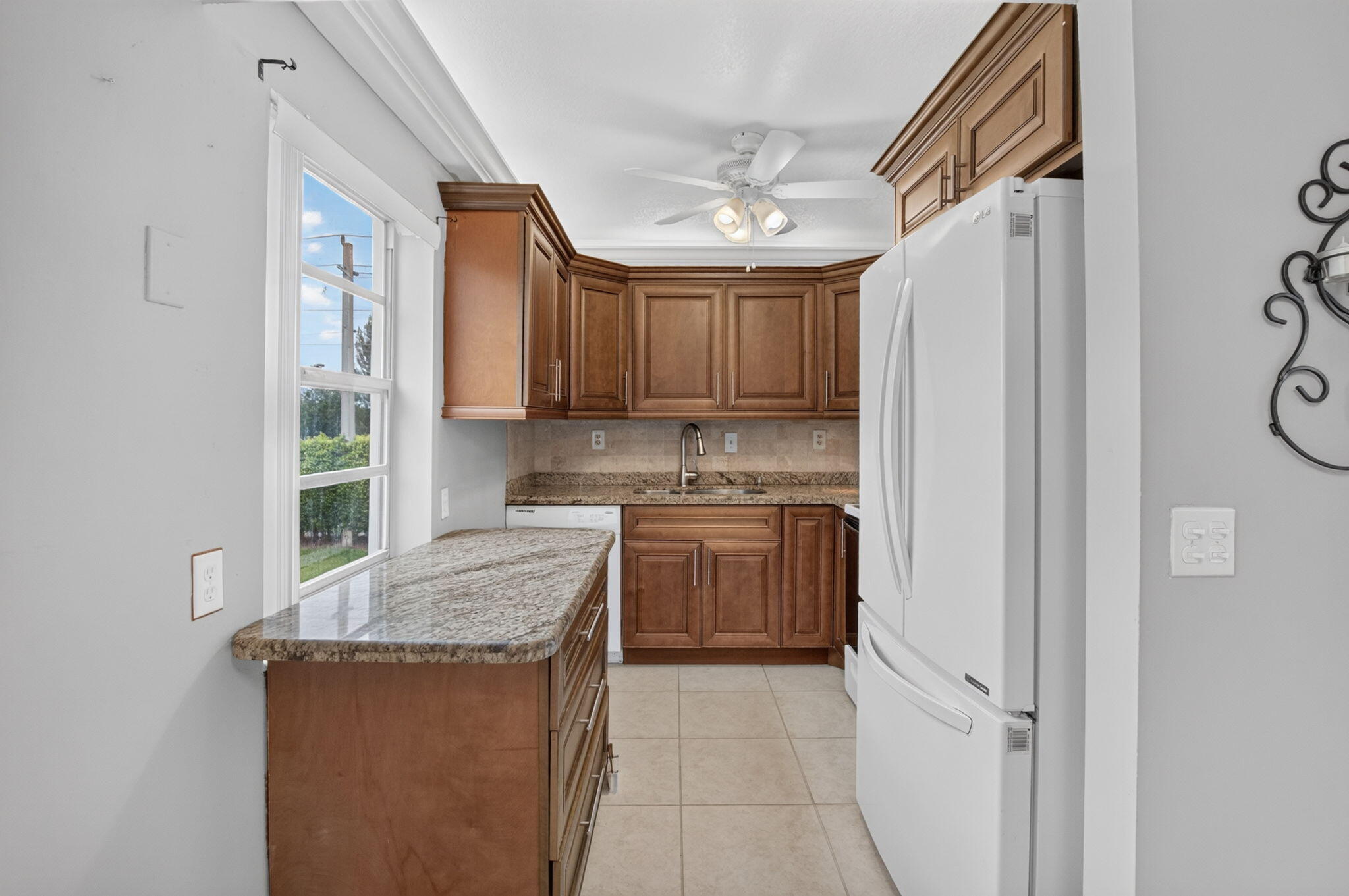701 Burgundy O Property Photo 11