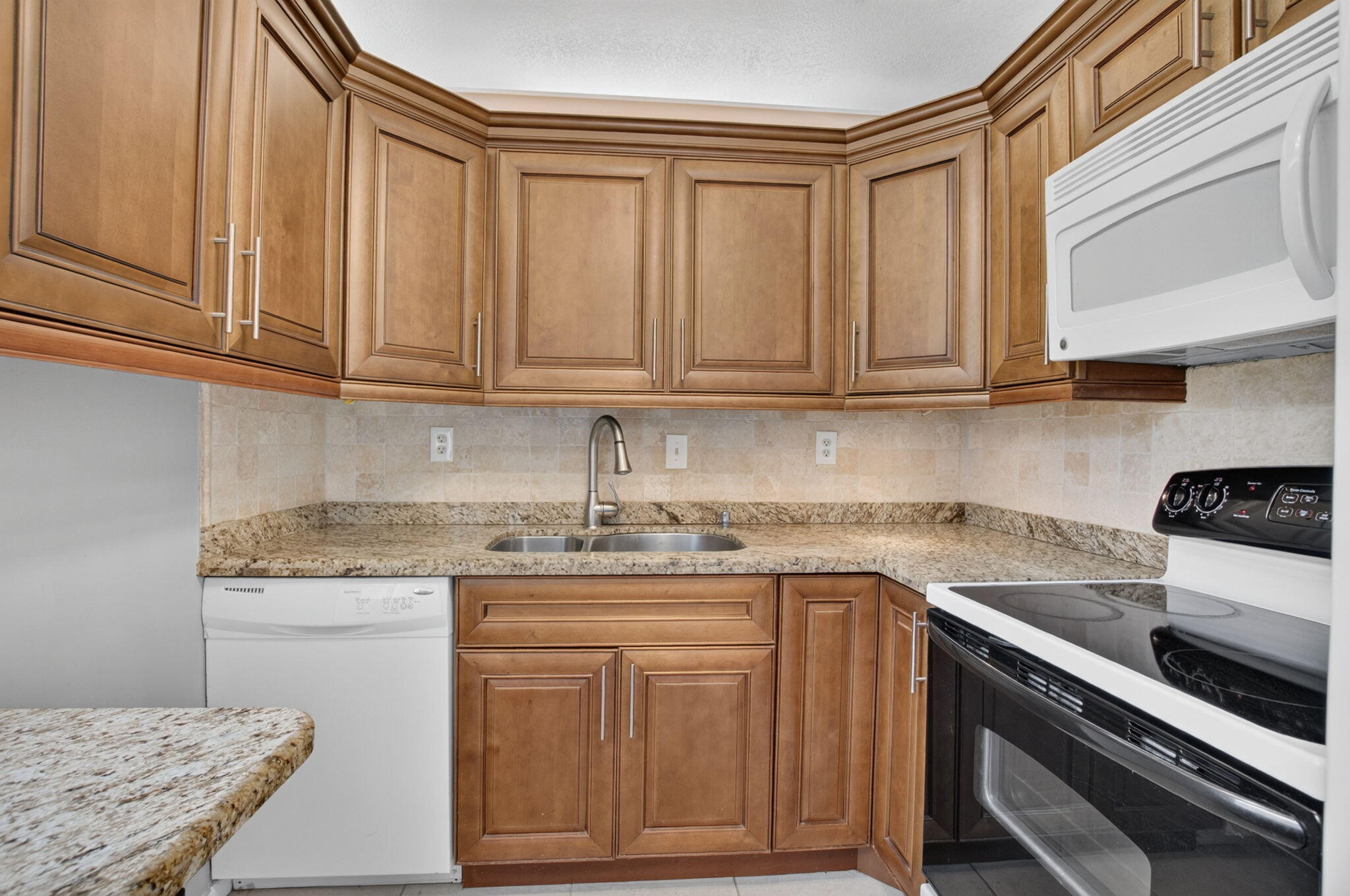 701 Burgundy O Property Photo 12