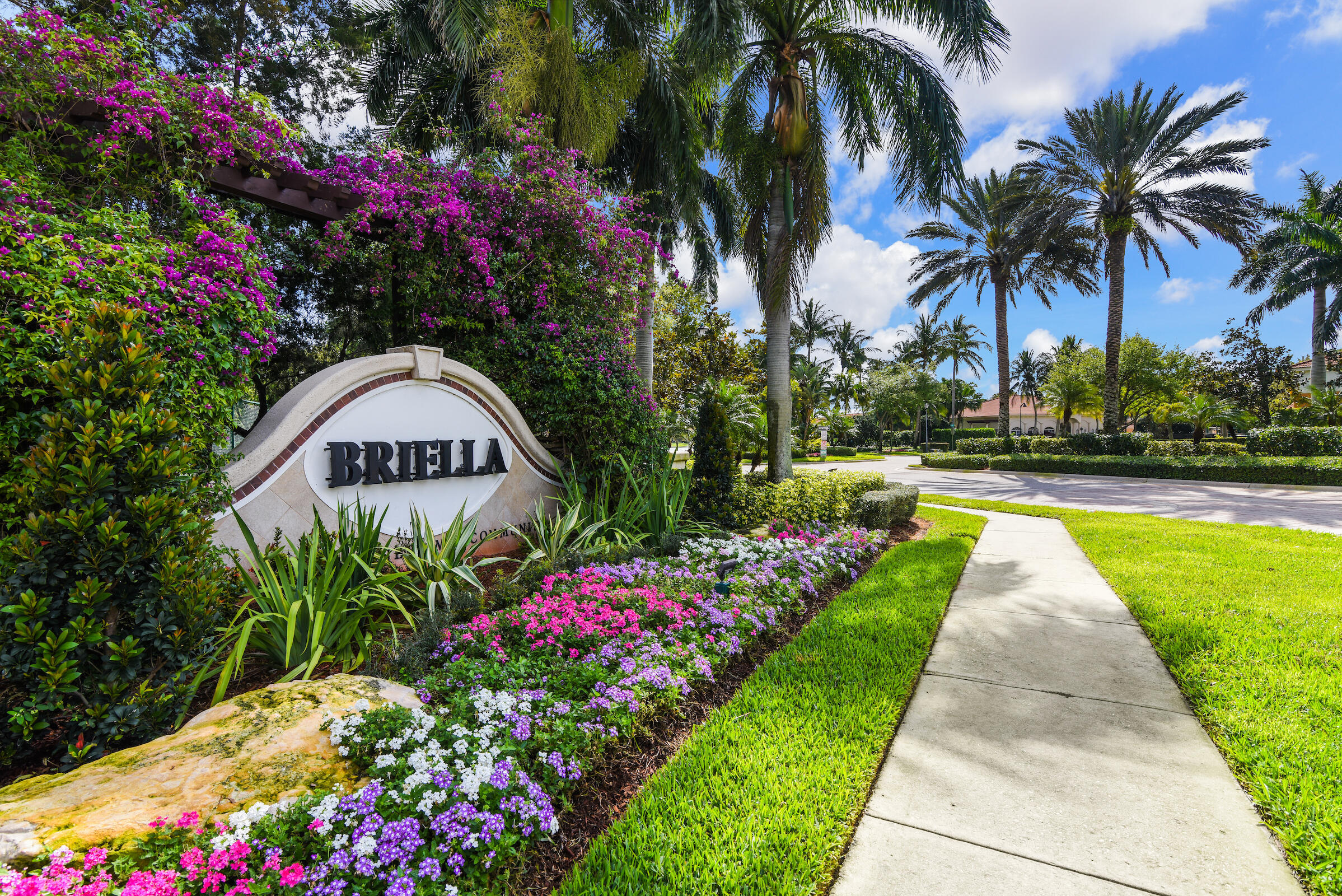 7392 Briella Drive Property Photo 17