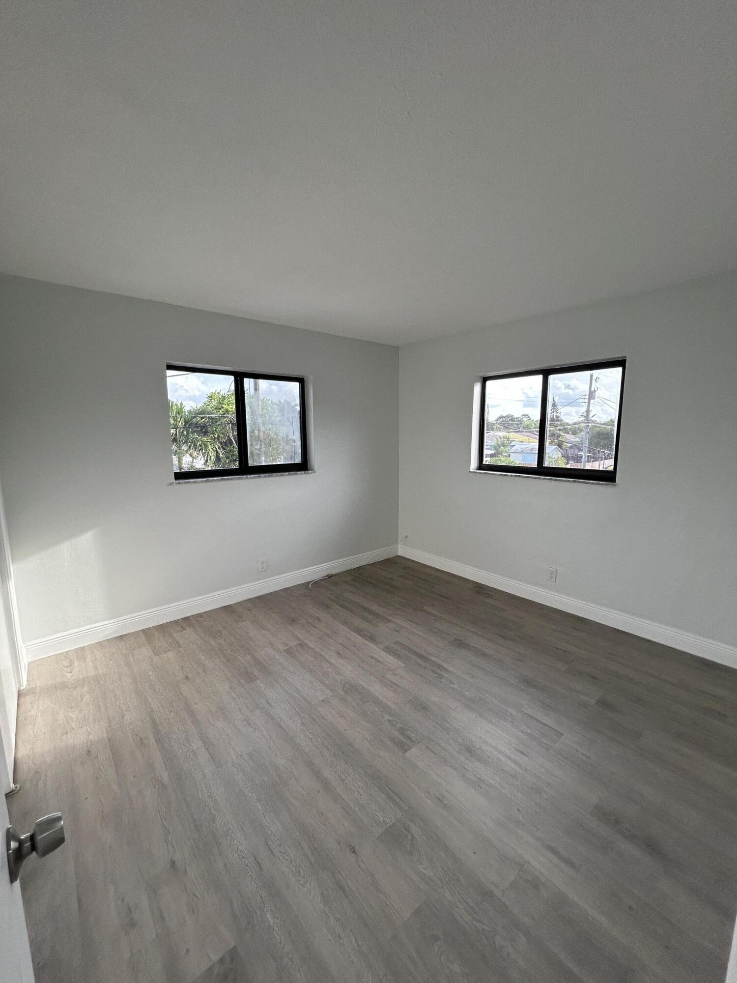 2545 Taft Street 205 Property Photo 6
