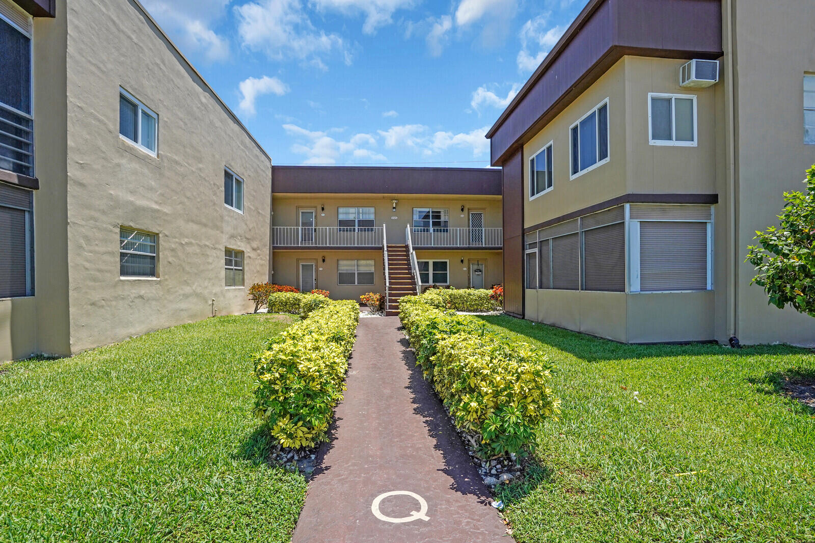 810 Burgundy Q Property Photo 1