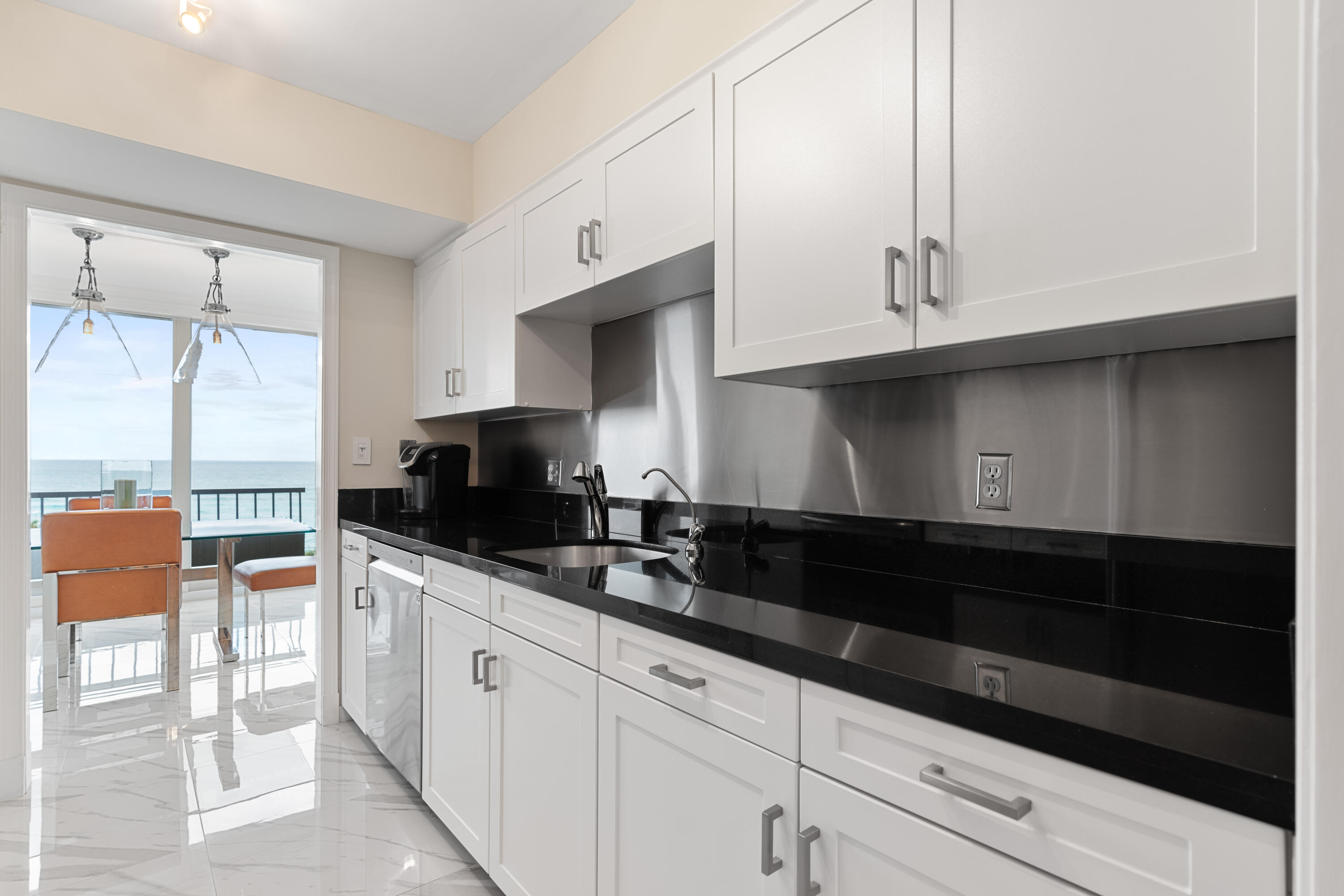 5550 N Ocean Drive 5c Property Photo 7