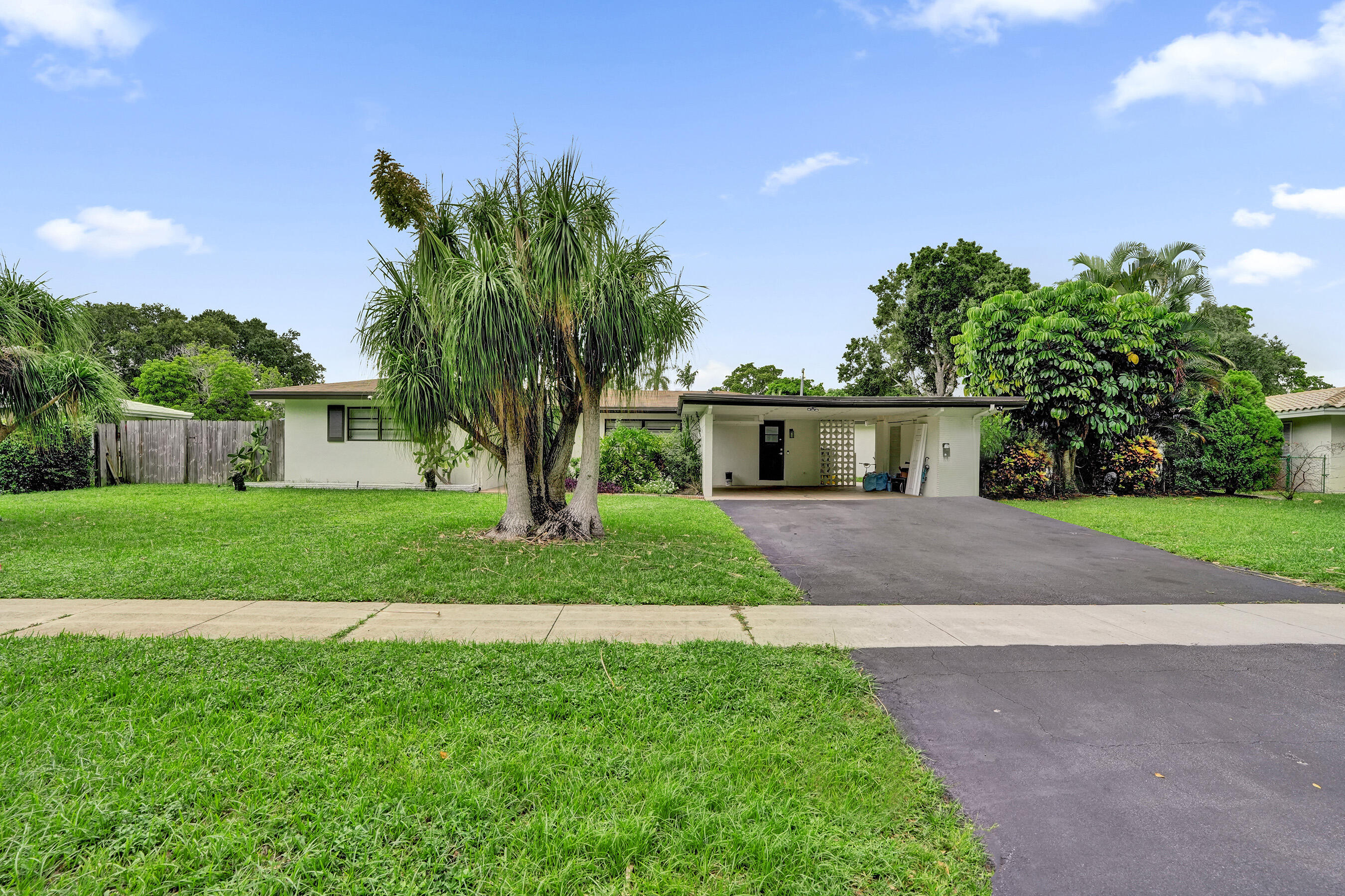 885 Azalea Court